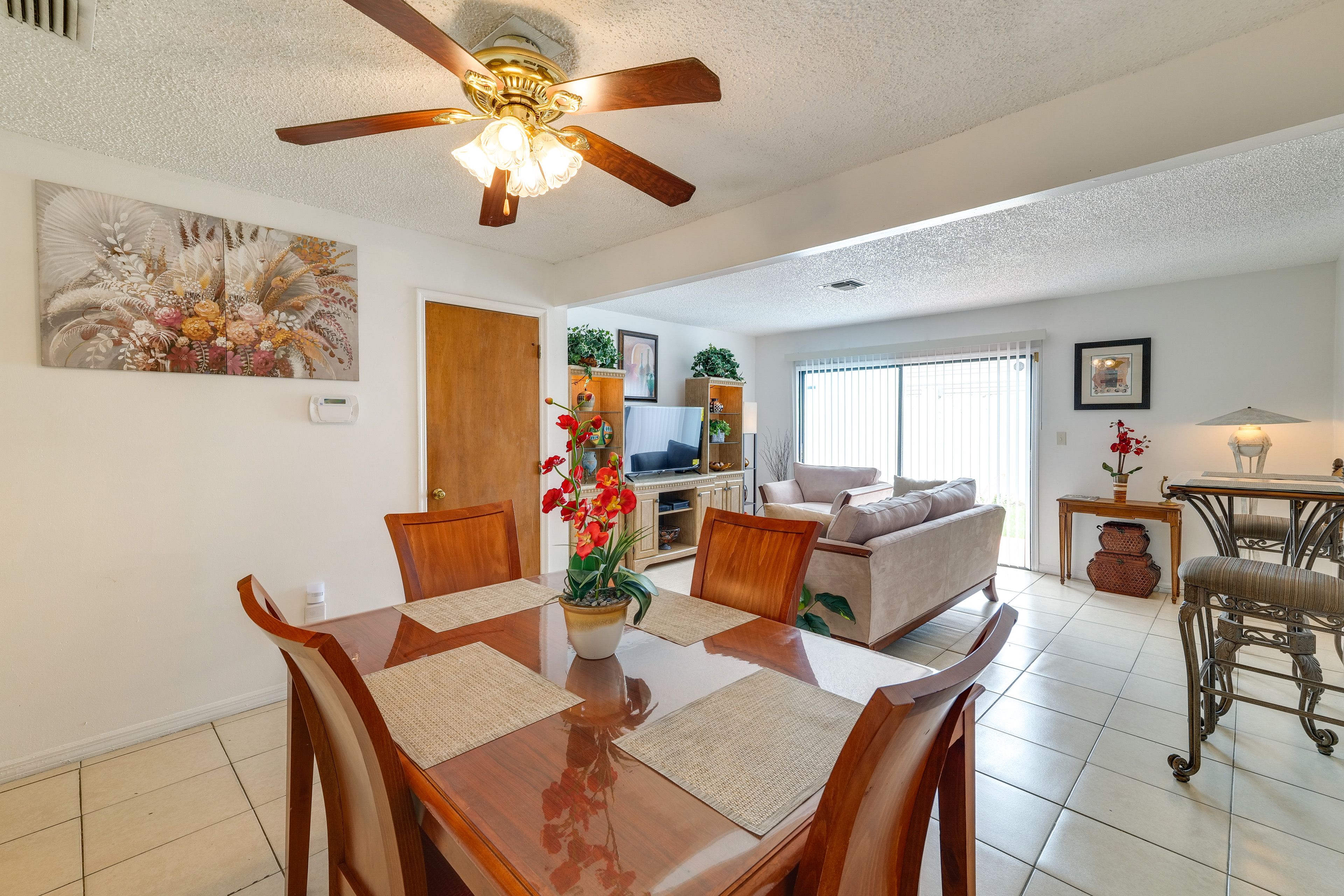 Dining Area | 1st Floor