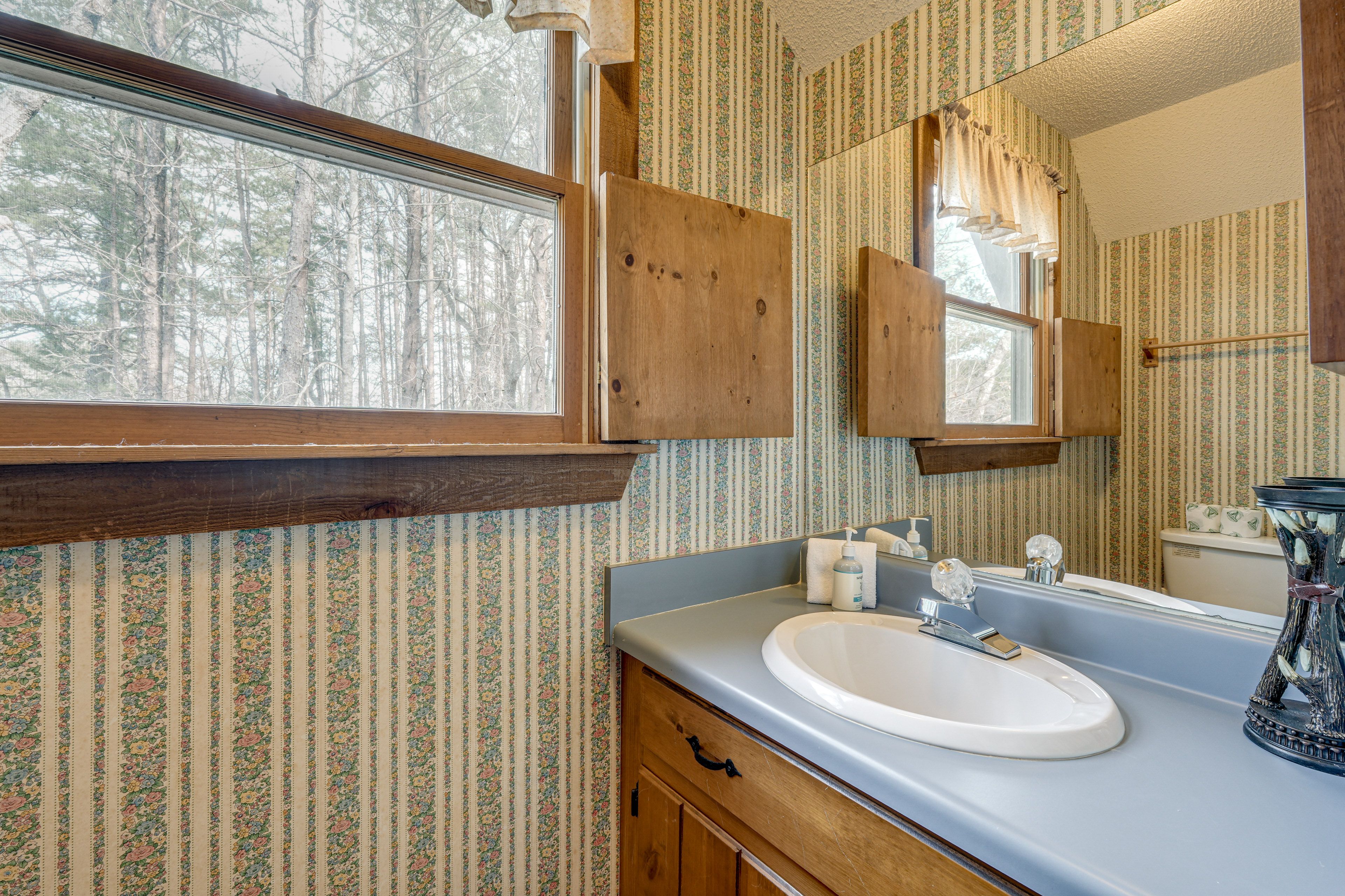 Half Bathroom | Loft