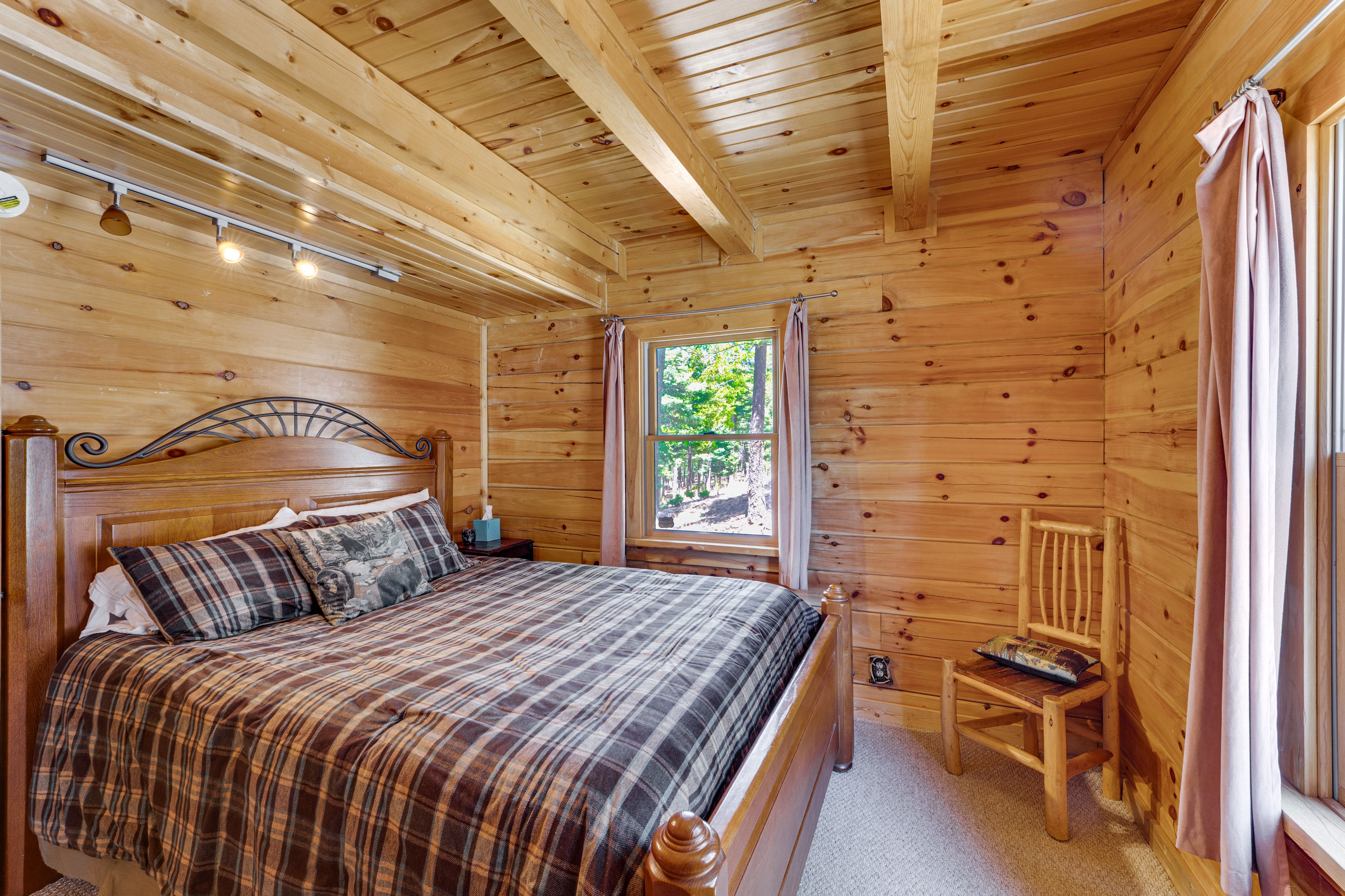 Bedroom 3 | Queen Bed | Main Level