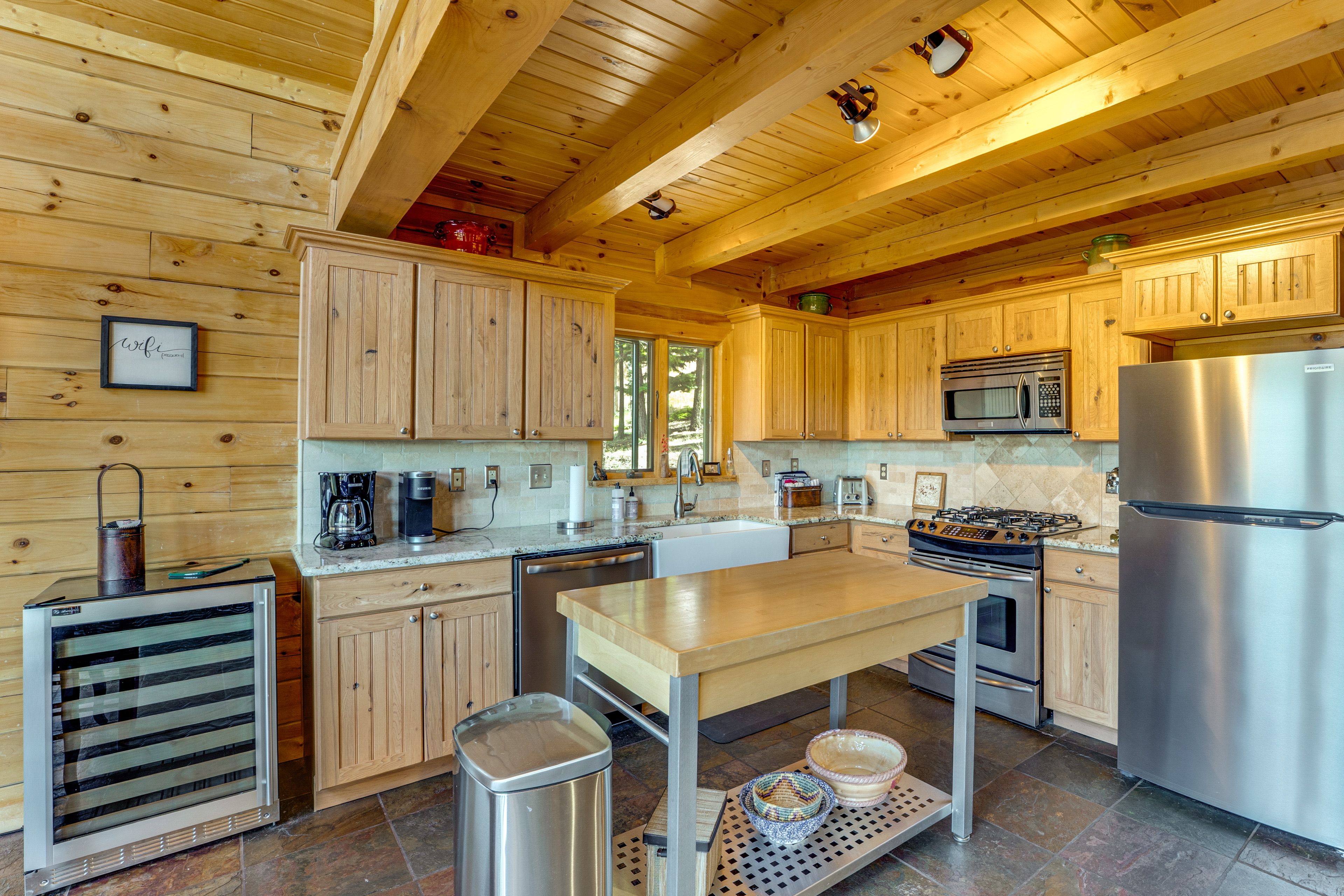 Kitchen | Main Level