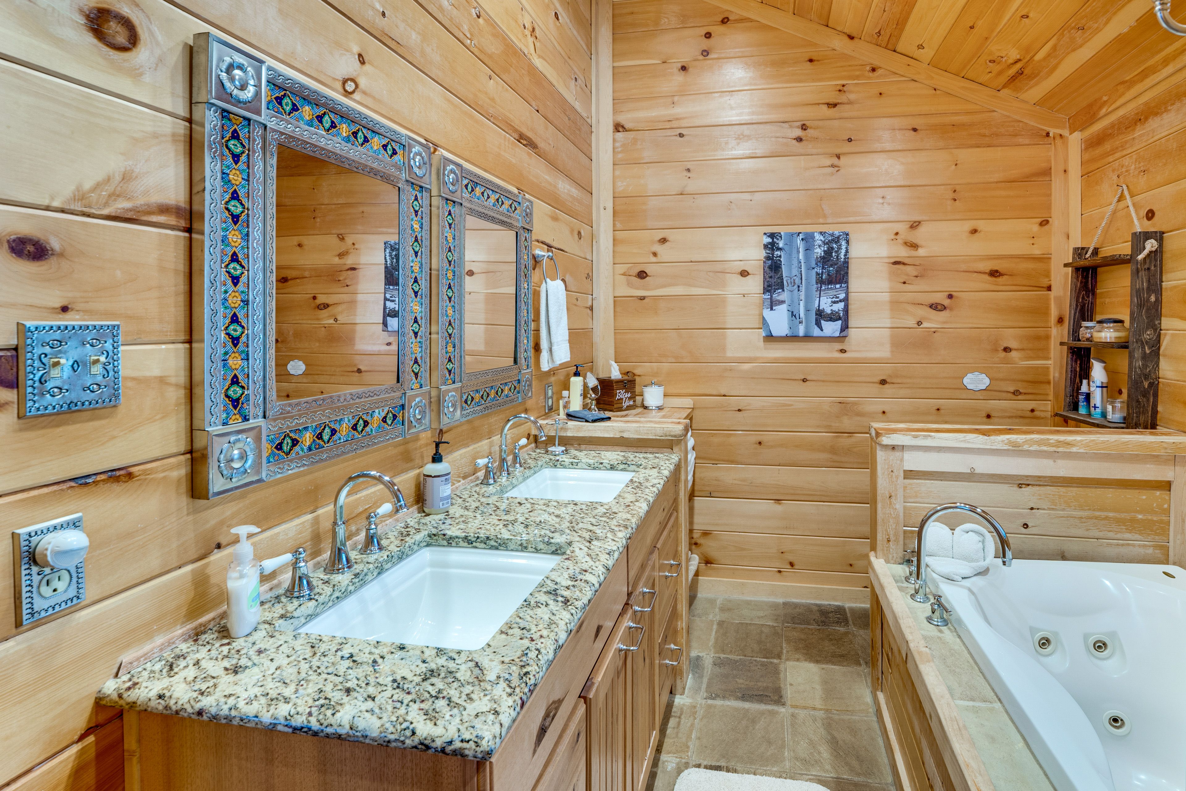 En-Suite Bathroom | Upper Level
