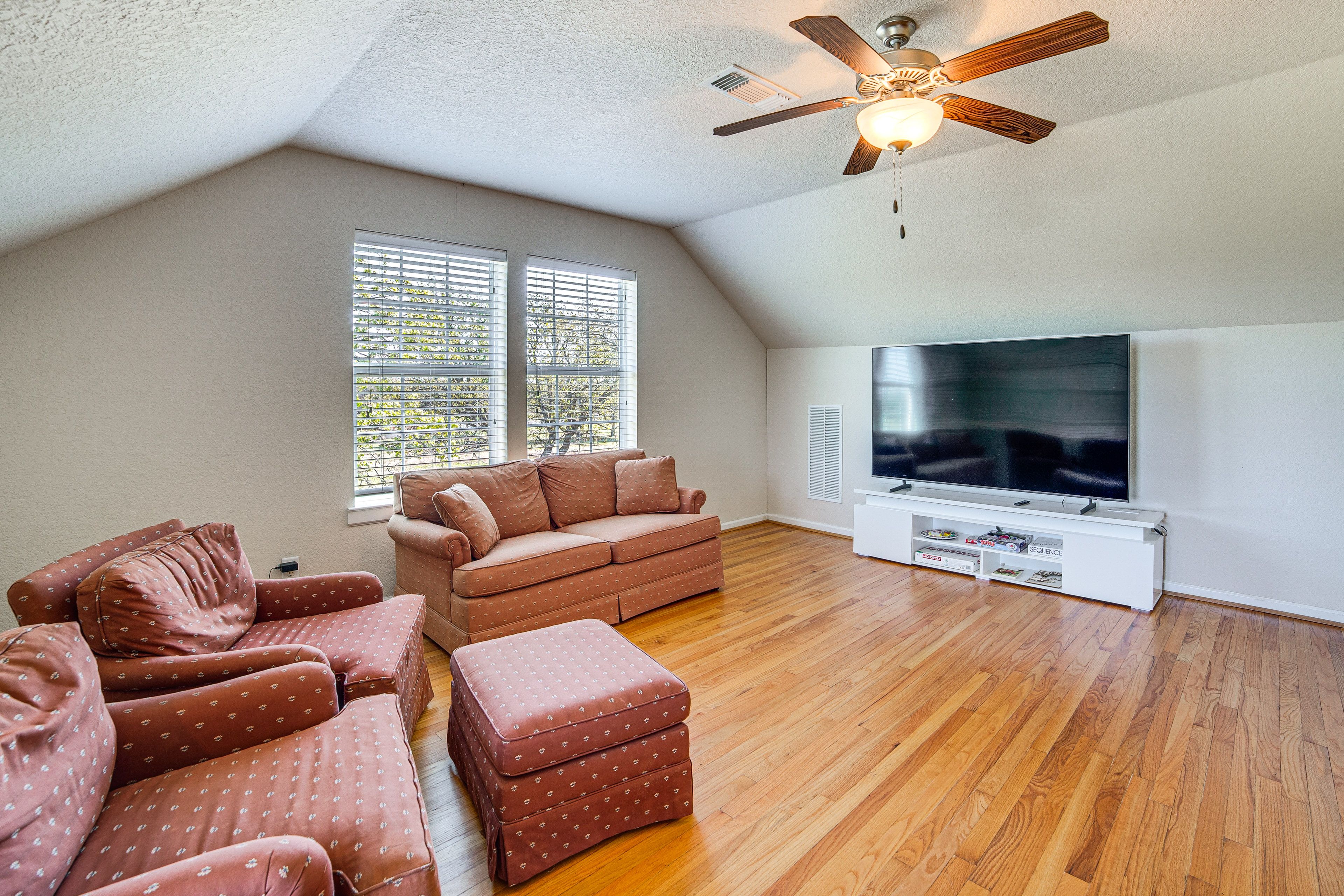 Lounge | Full Sleeper Sofa | 2nd Floor