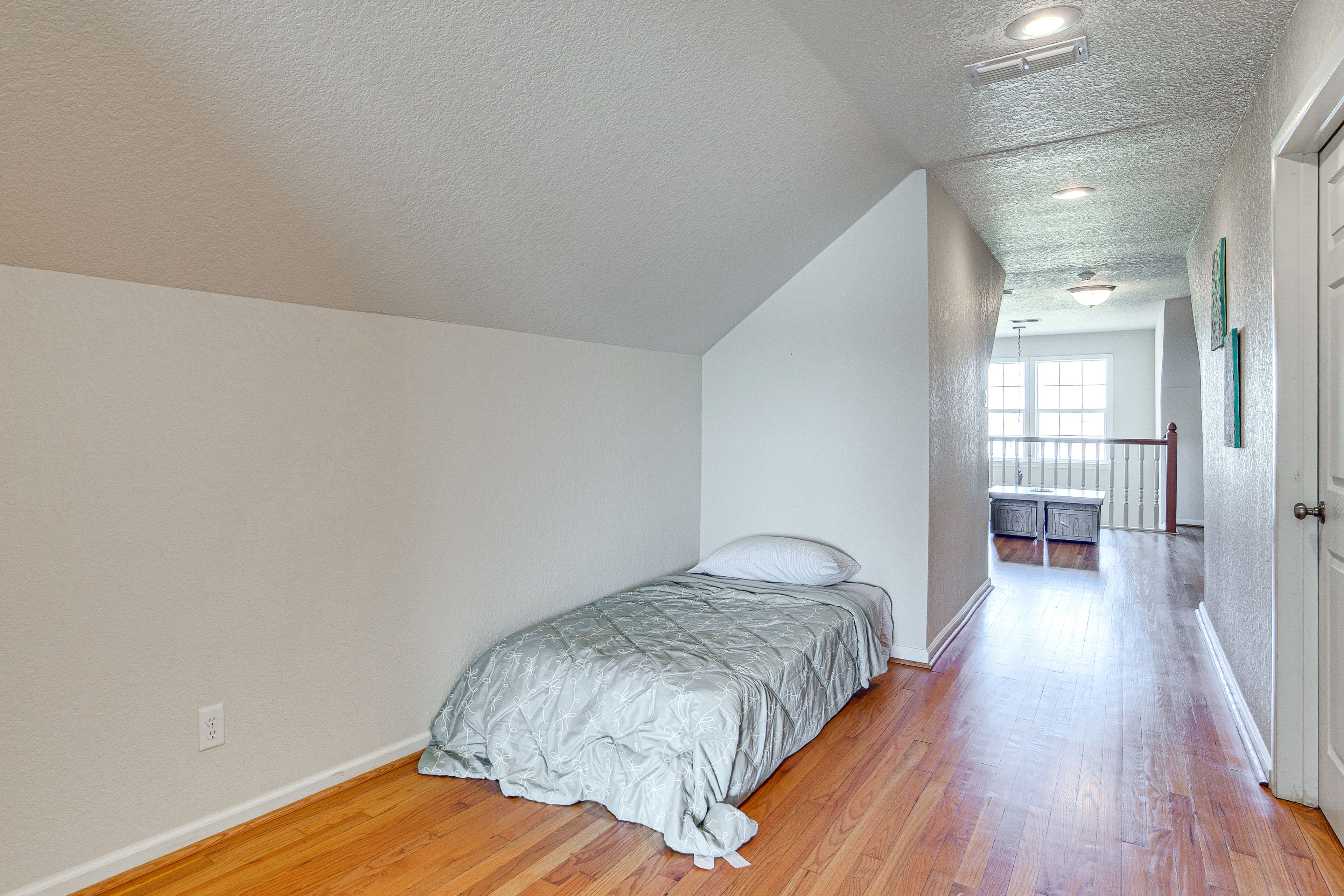 Sleeping Nook | Twin Bed | 2nd Floor