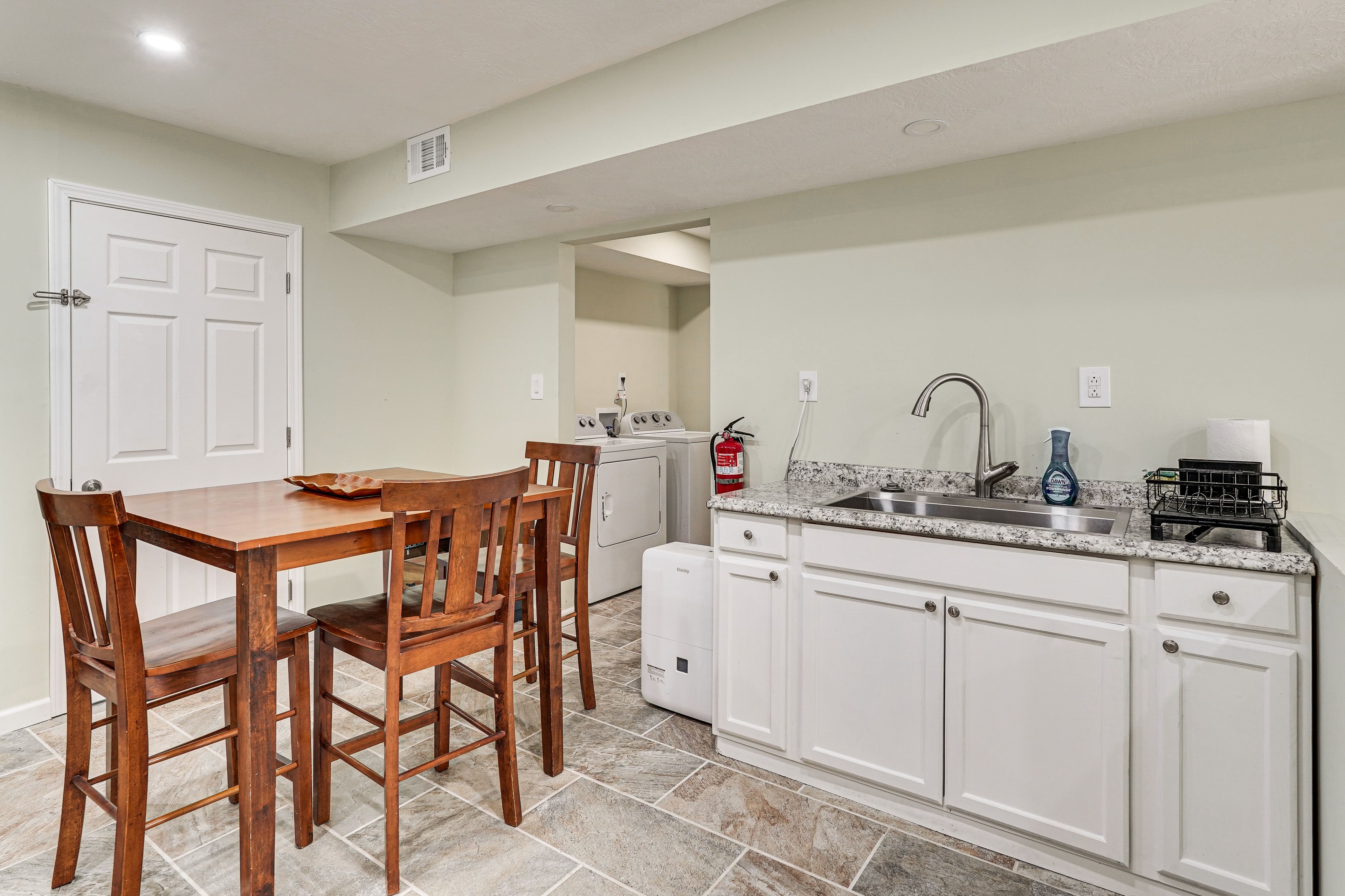 Kitchen | Stove/Oven | Microwave | Refrigerator