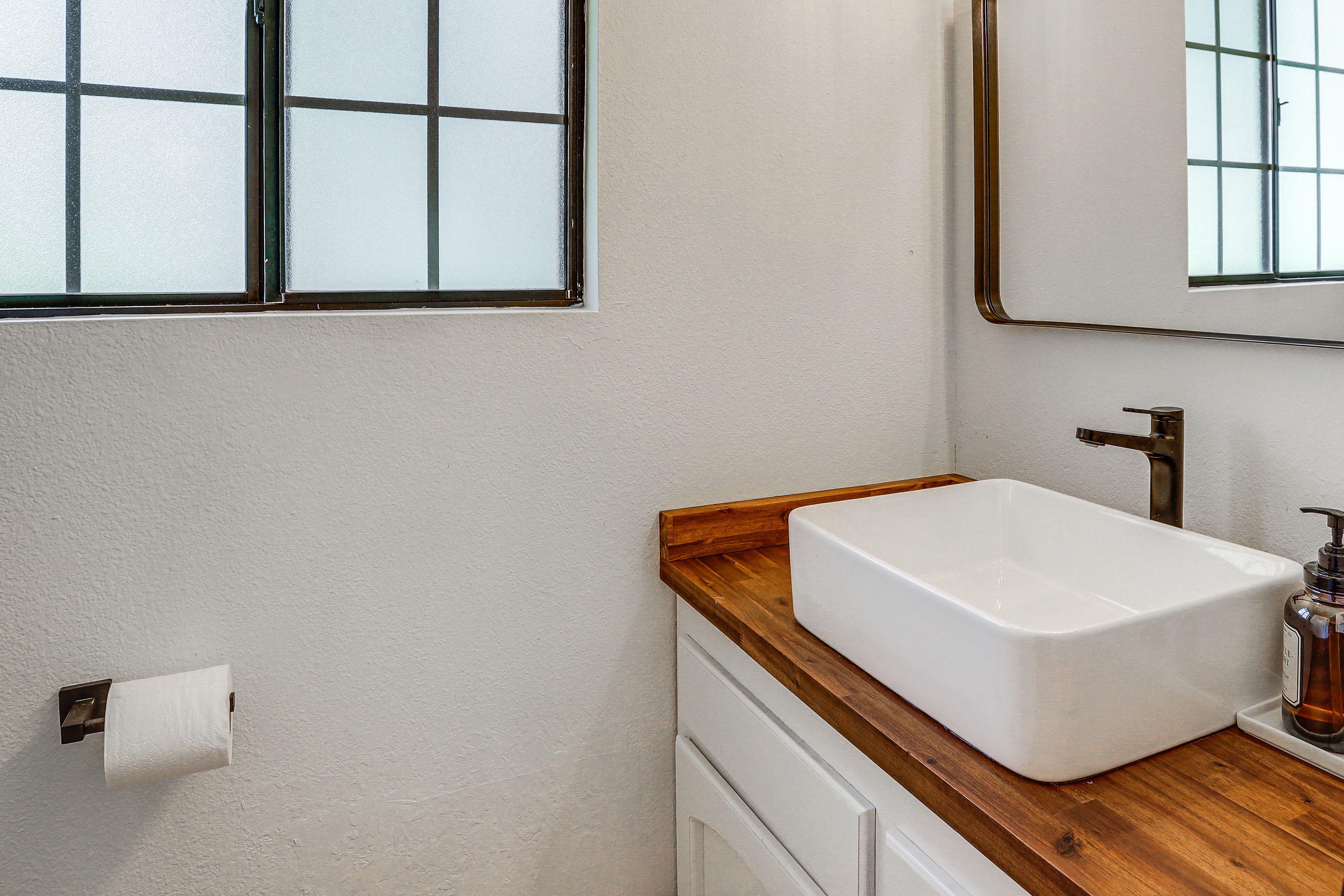 Half Bathroom | Main Level