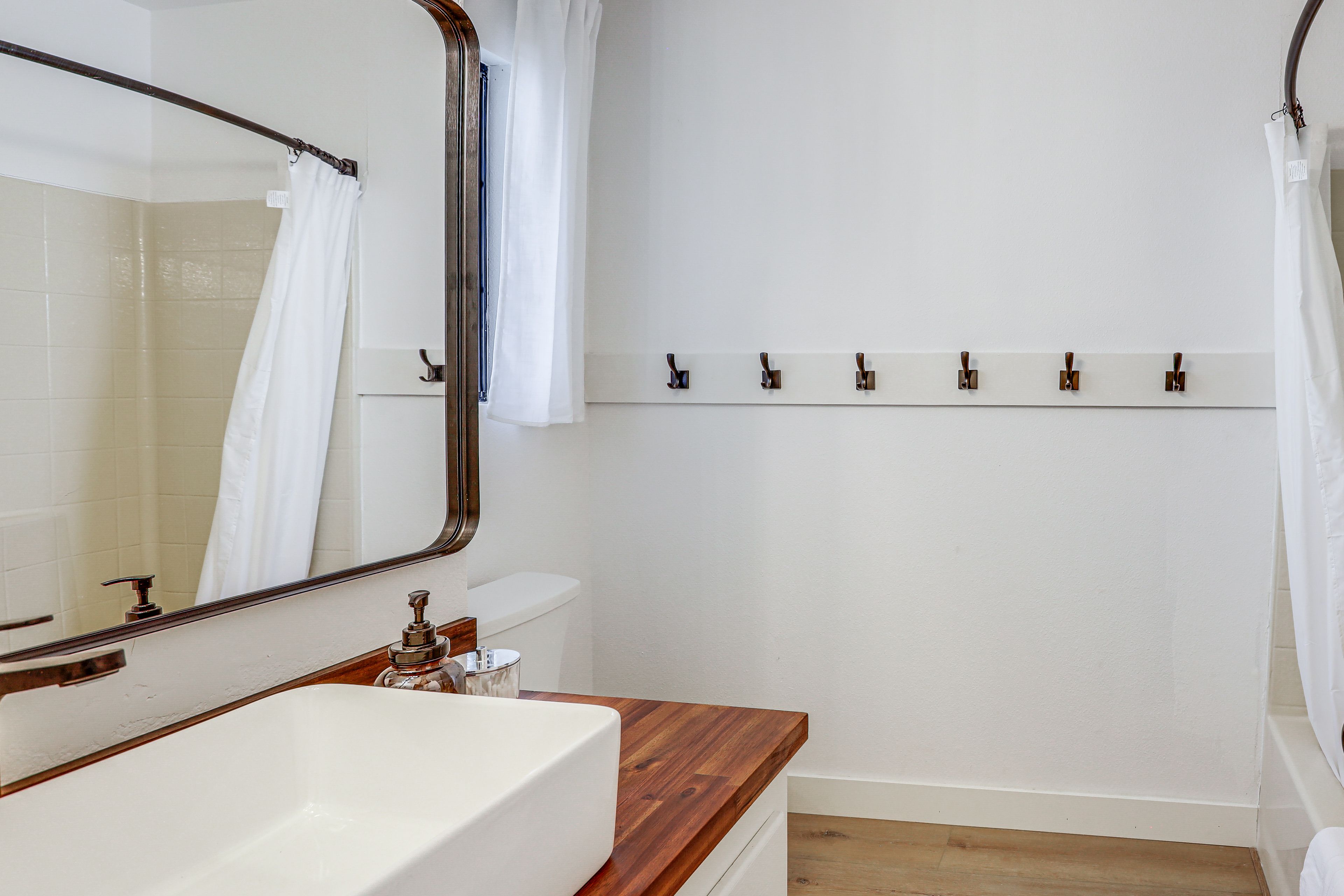 Full Bathroom | Lower Level