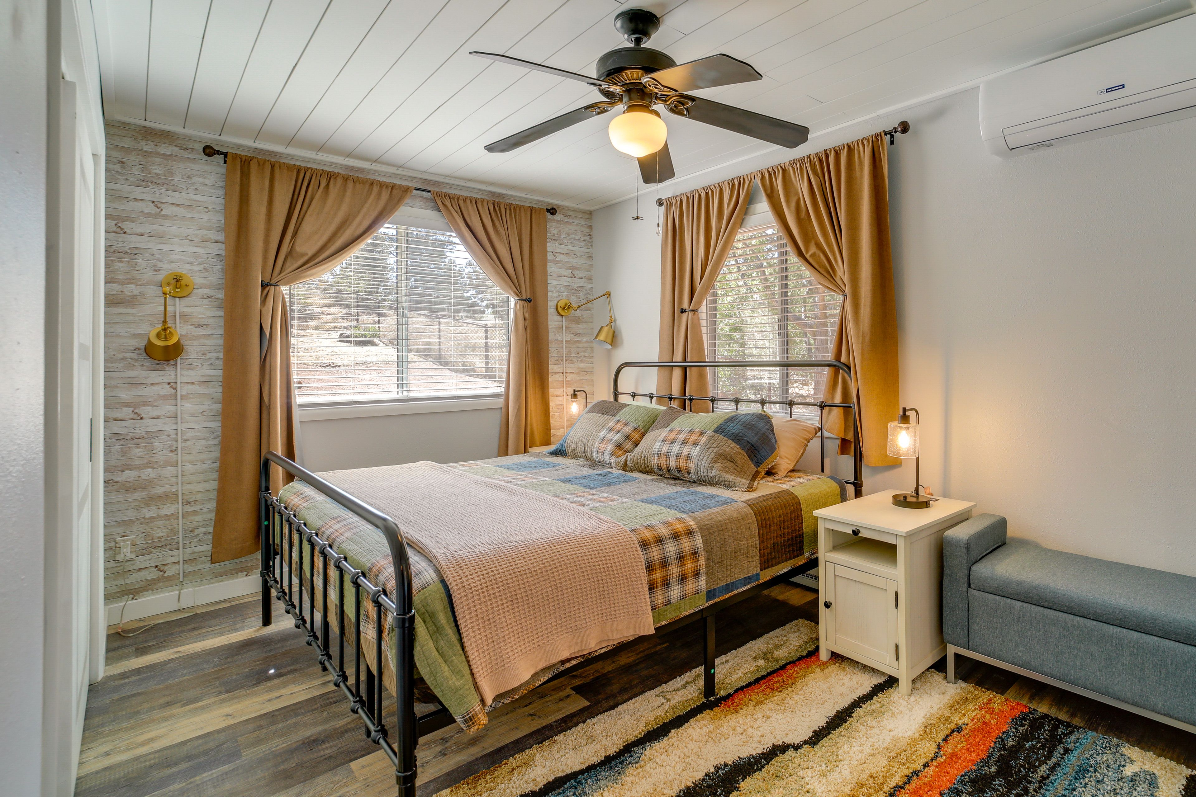Bedroom 1 | King Bed