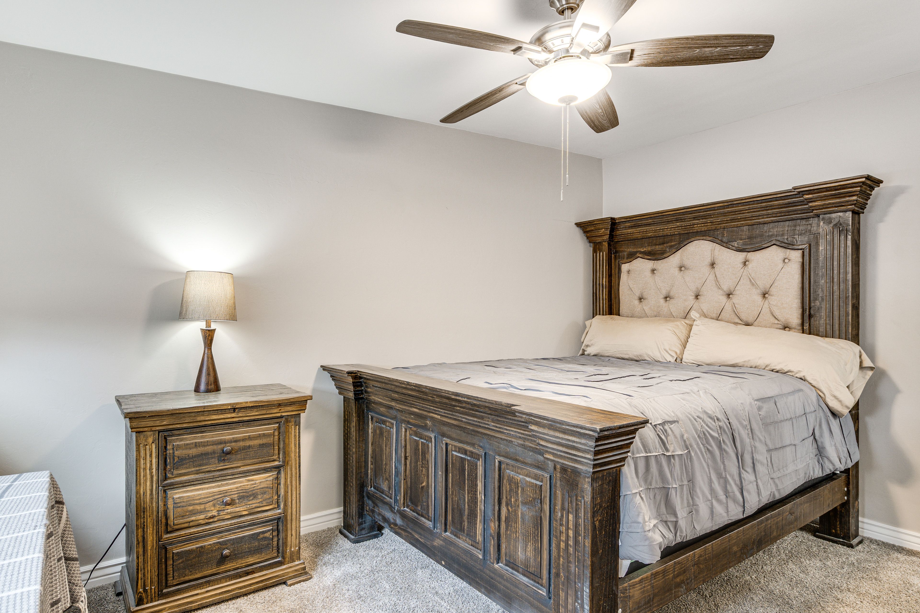 Bedroom 2 | Queen Bed