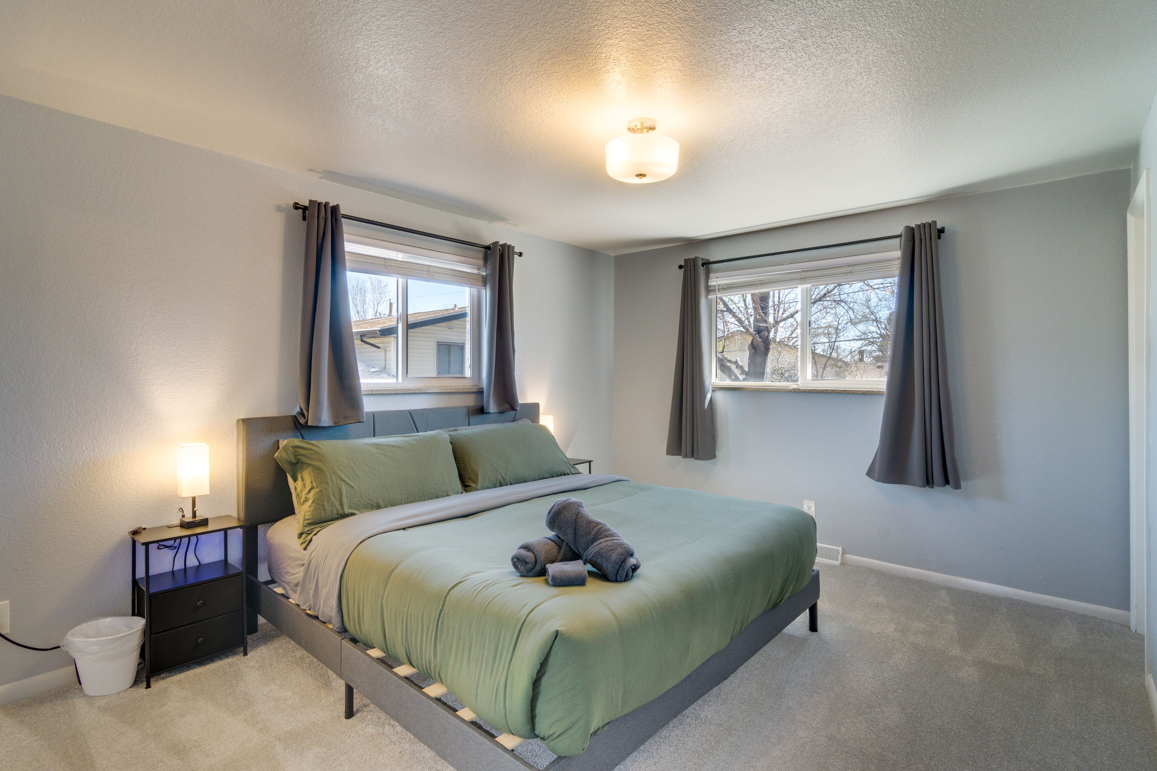 Bedroom 1 | King Bed