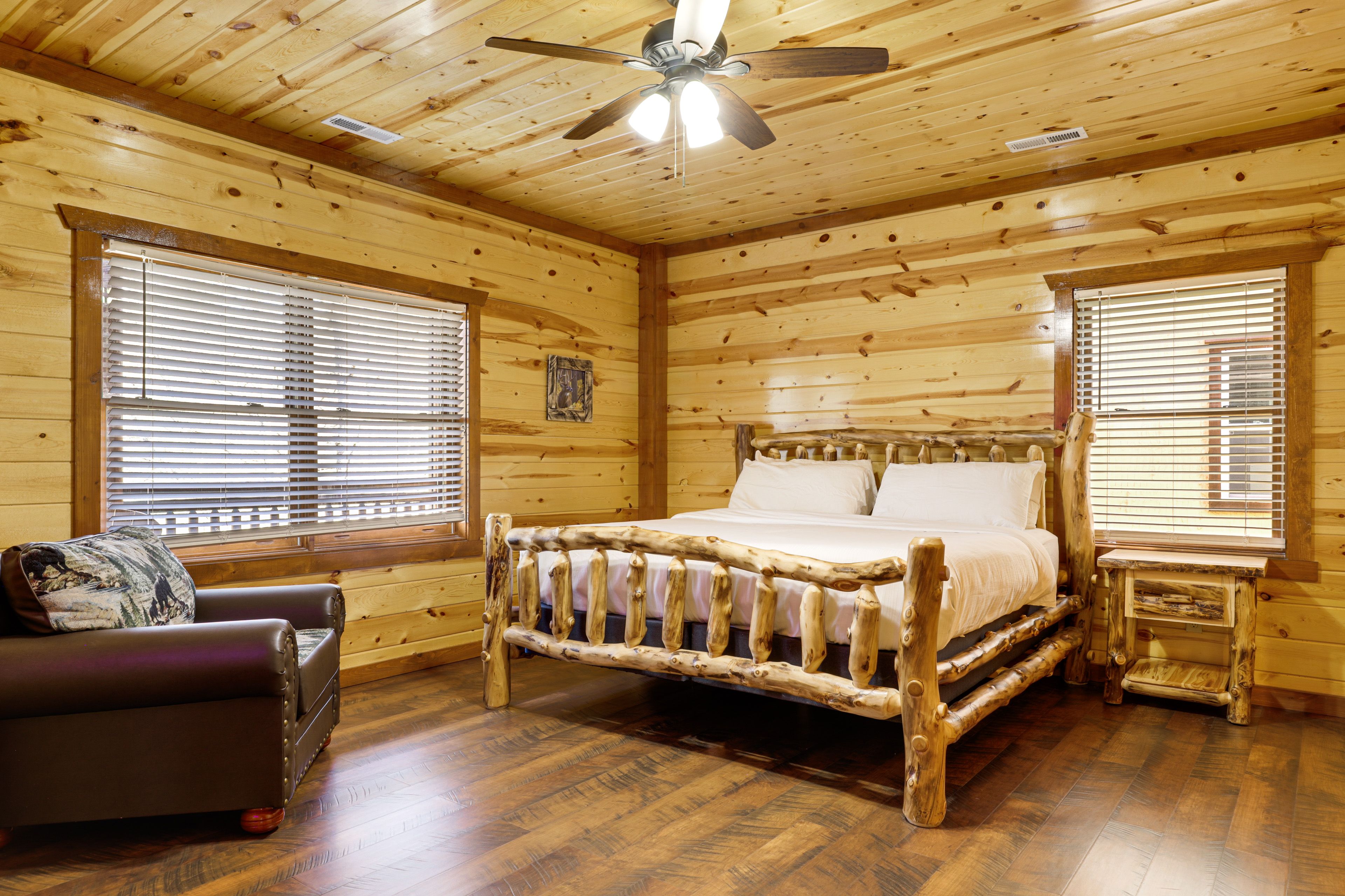 Bedroom 1 | King Bed | 1st Floor