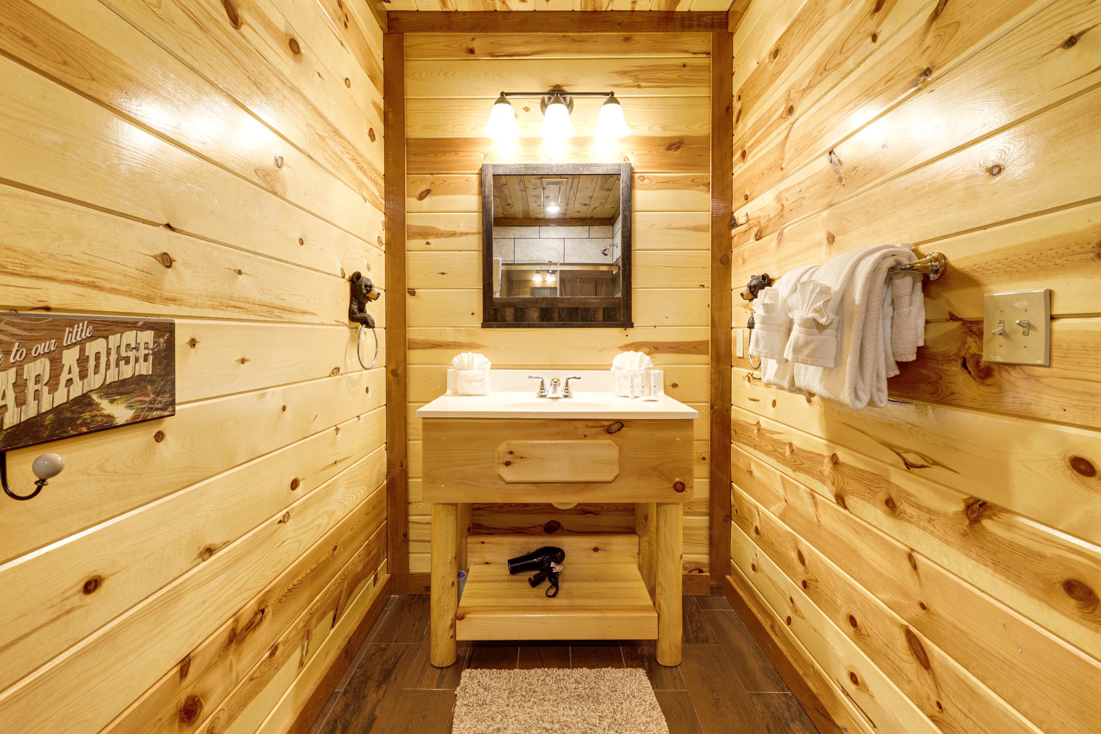 Full Bathroom | 2nd Floor