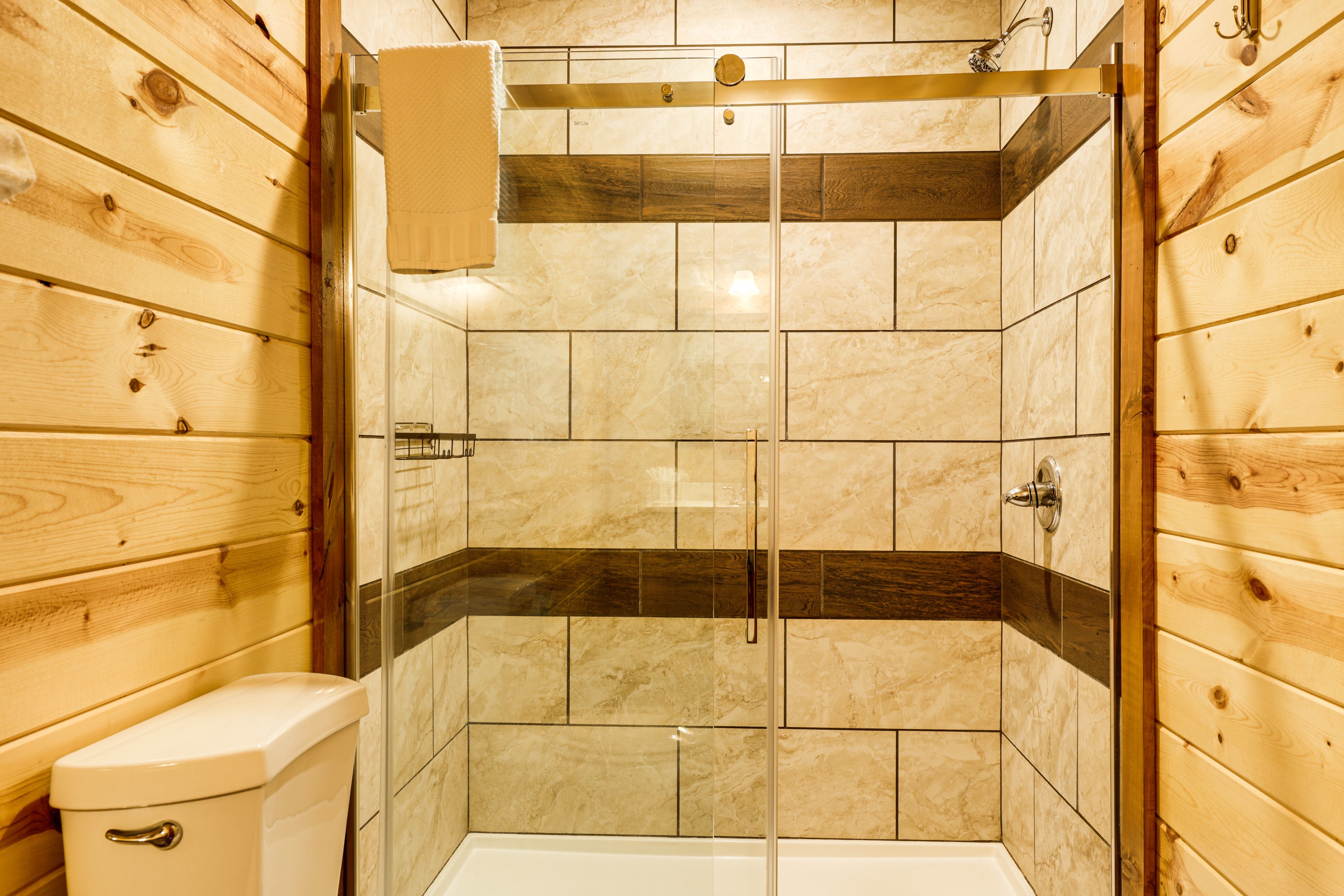 Full Bathroom | 2nd Floor