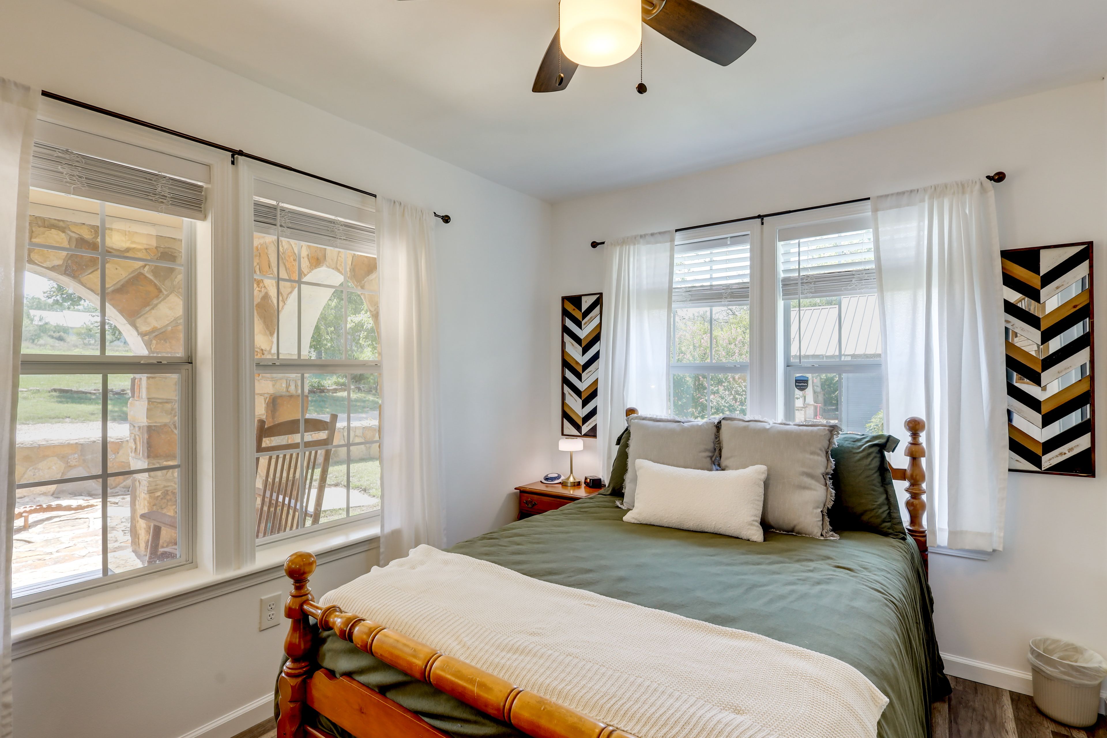 Bedroom 2 | Full Bed | Main Floor