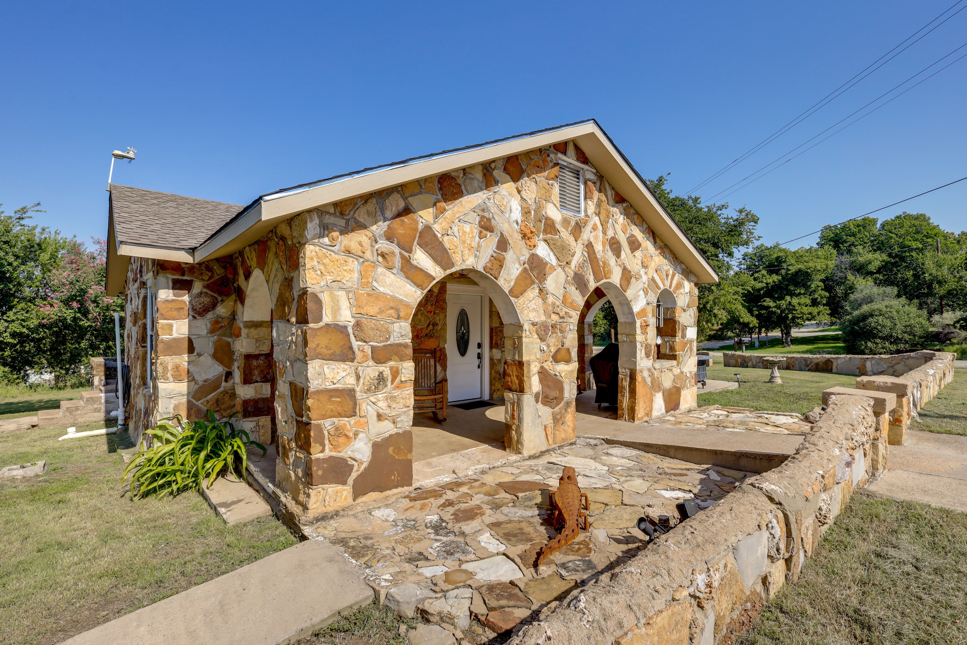Exterior | Spacious Yard | Patio
