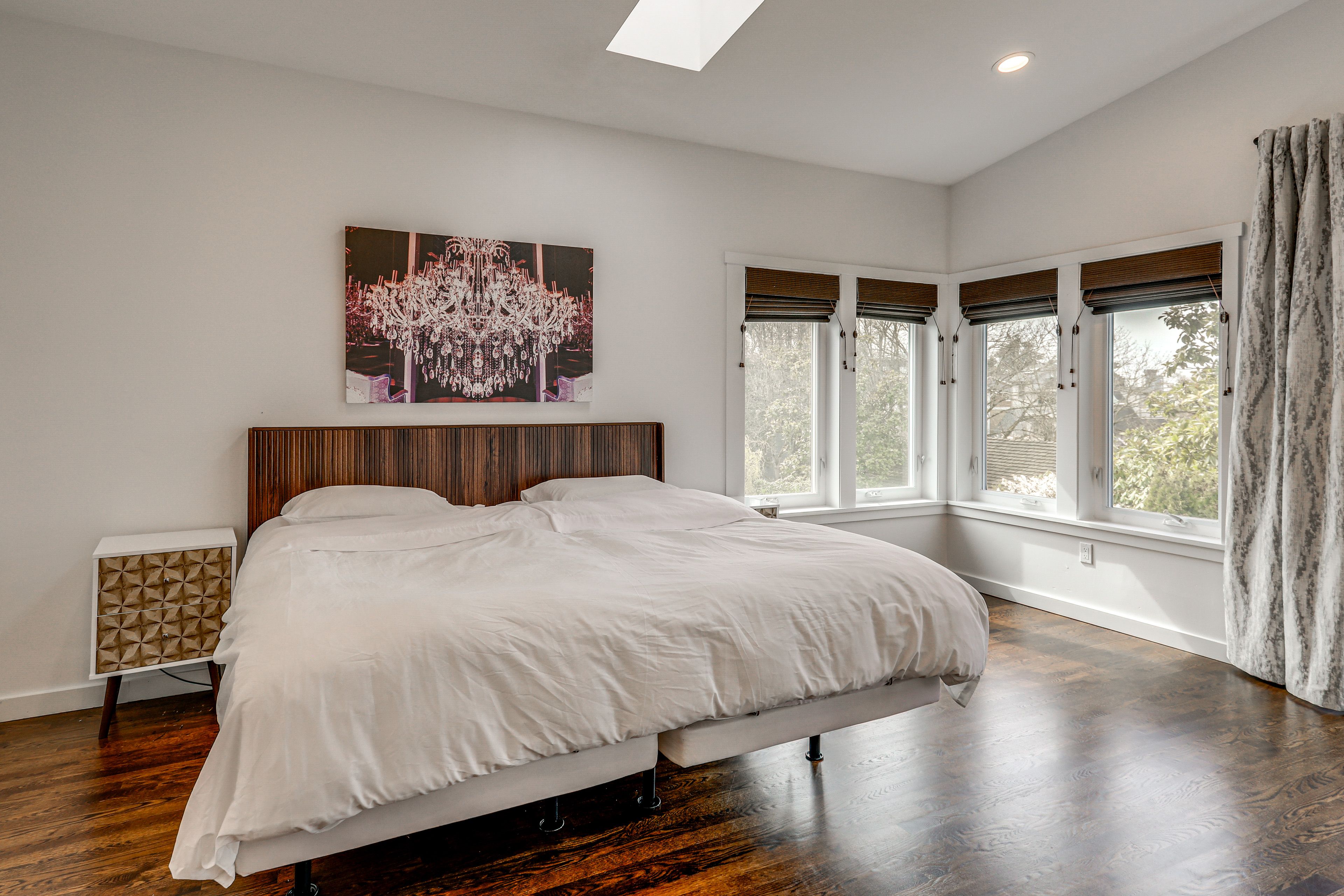 Bedroom 1 | King Bed | En-Suite Bathroom | 2nd Floor