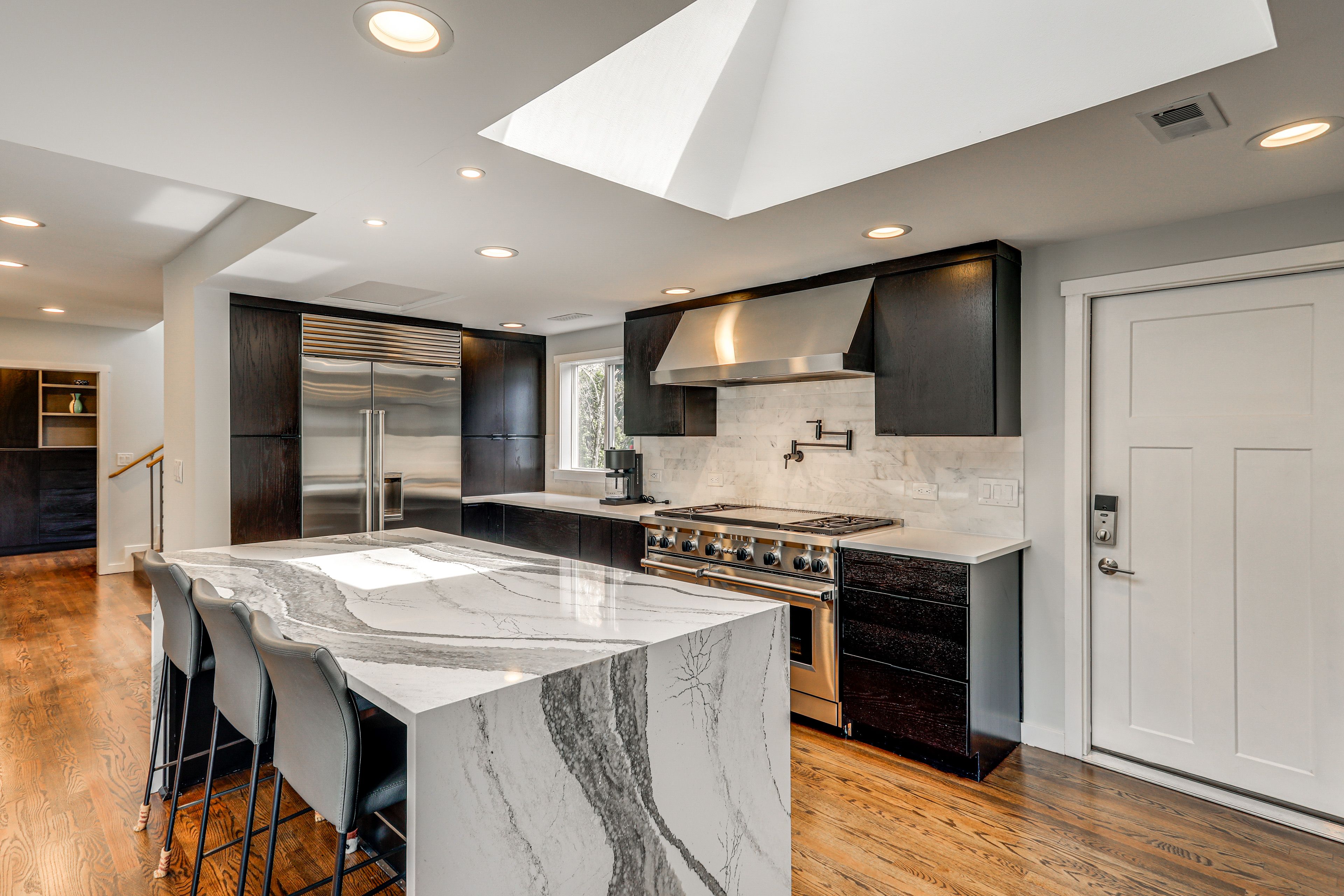 Chef's Kitchen | Central Heating & A/C | Free WiFi