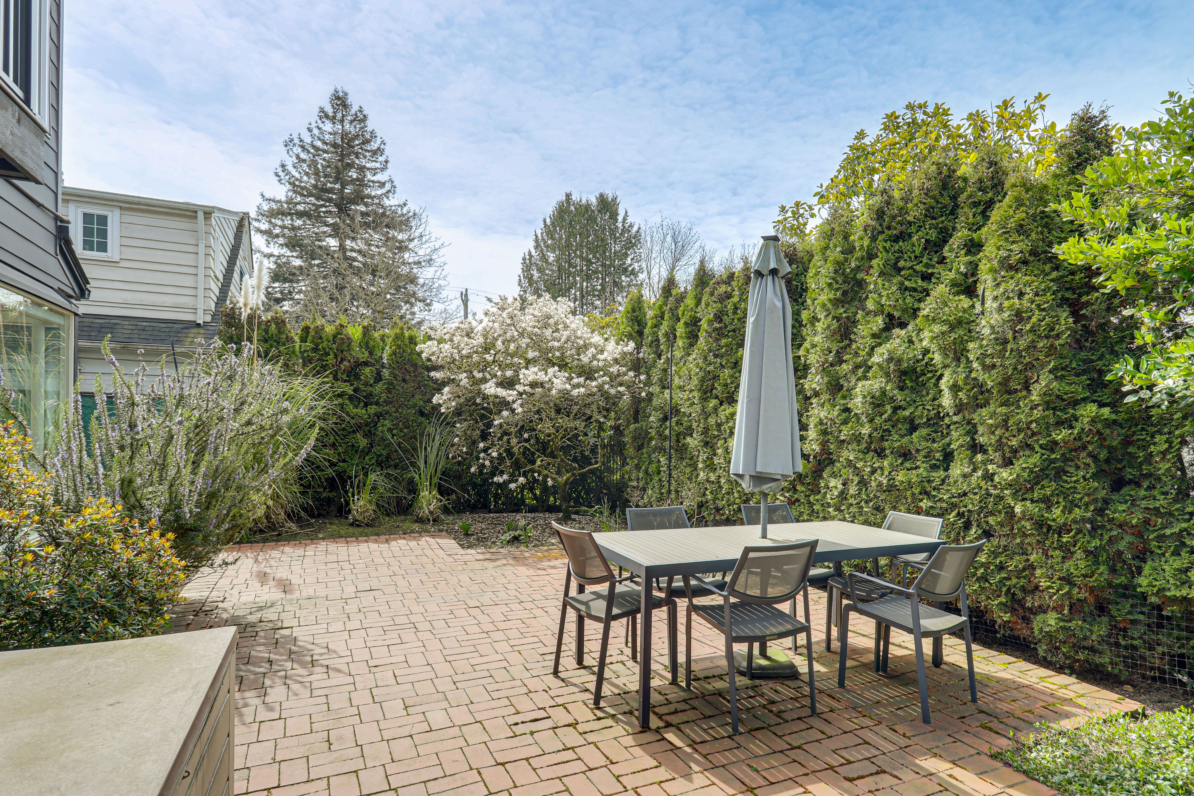 Furnished Patio | Outdoor Dining