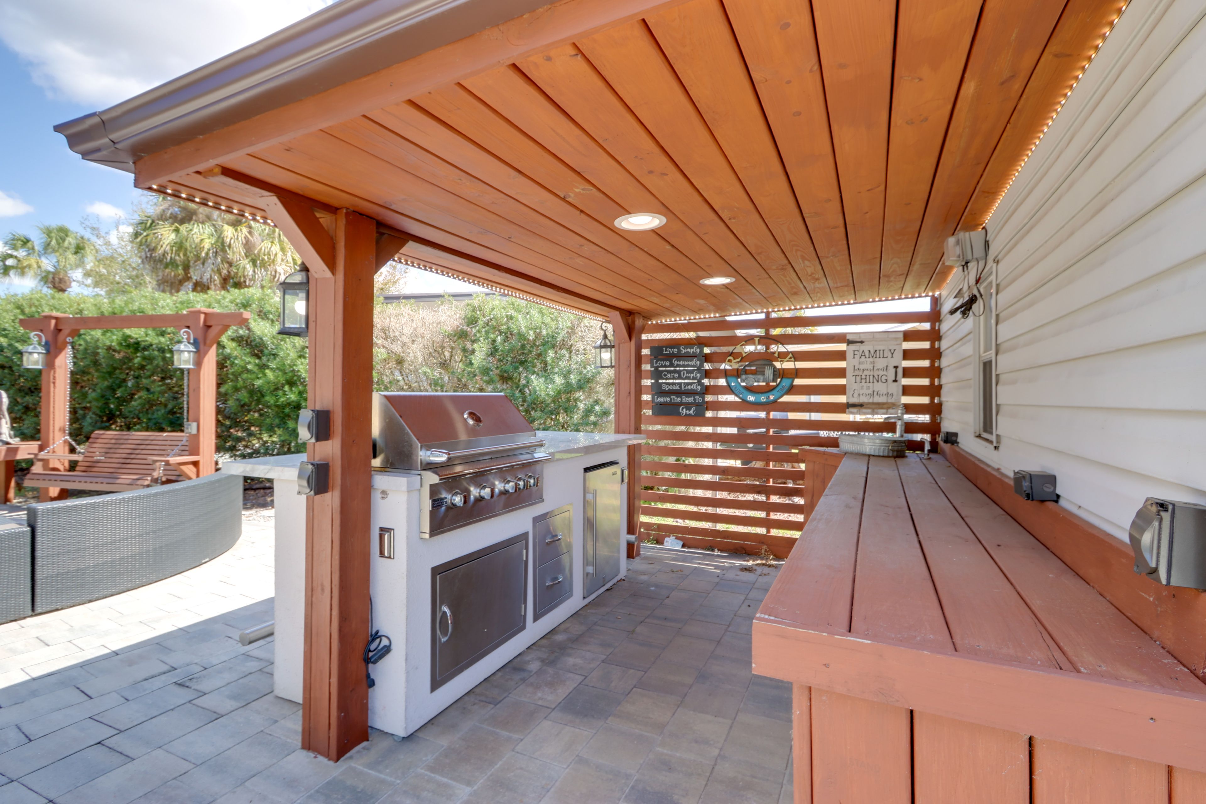 Outdoor Kitchen