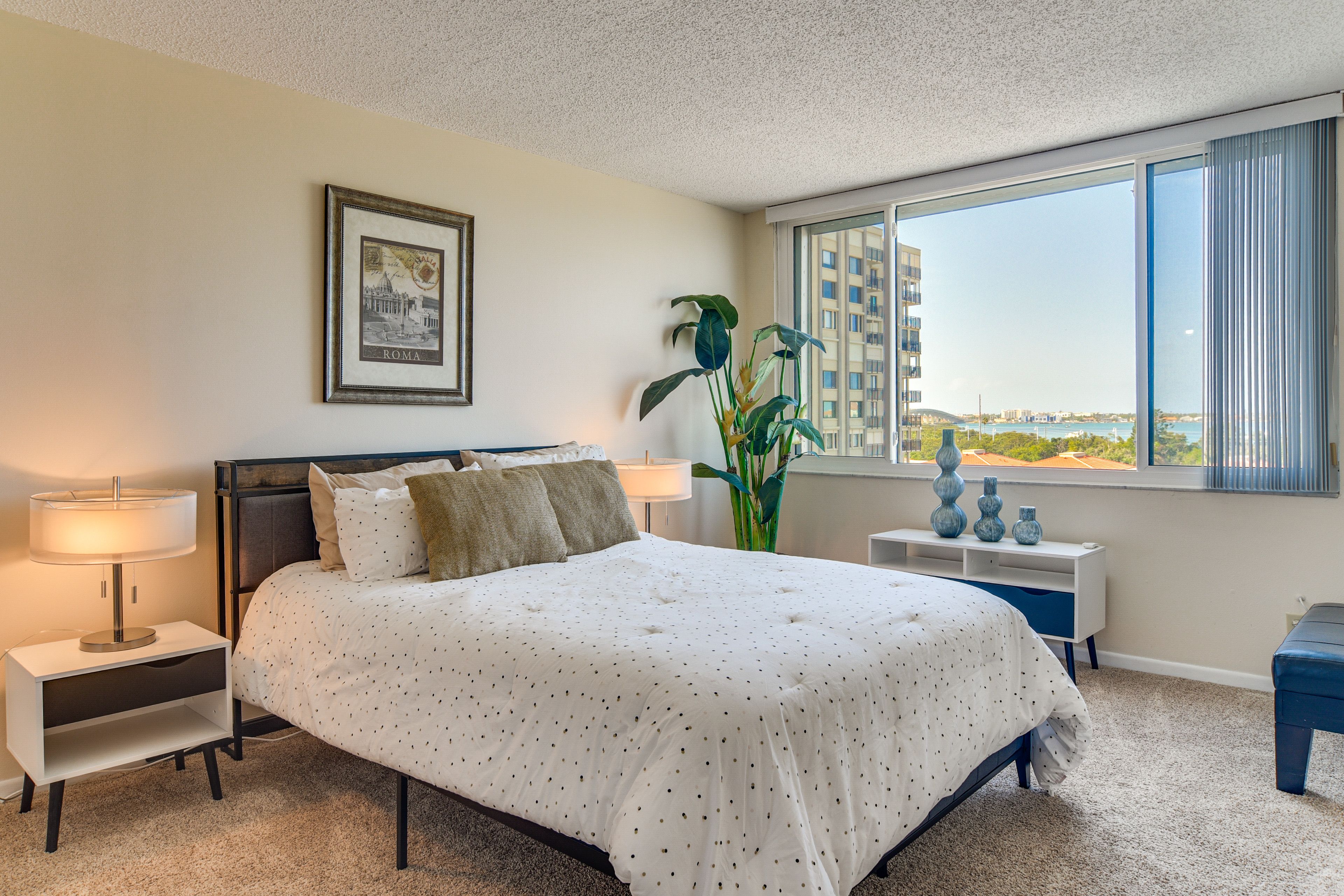 Bedroom 2 | Queen Bed