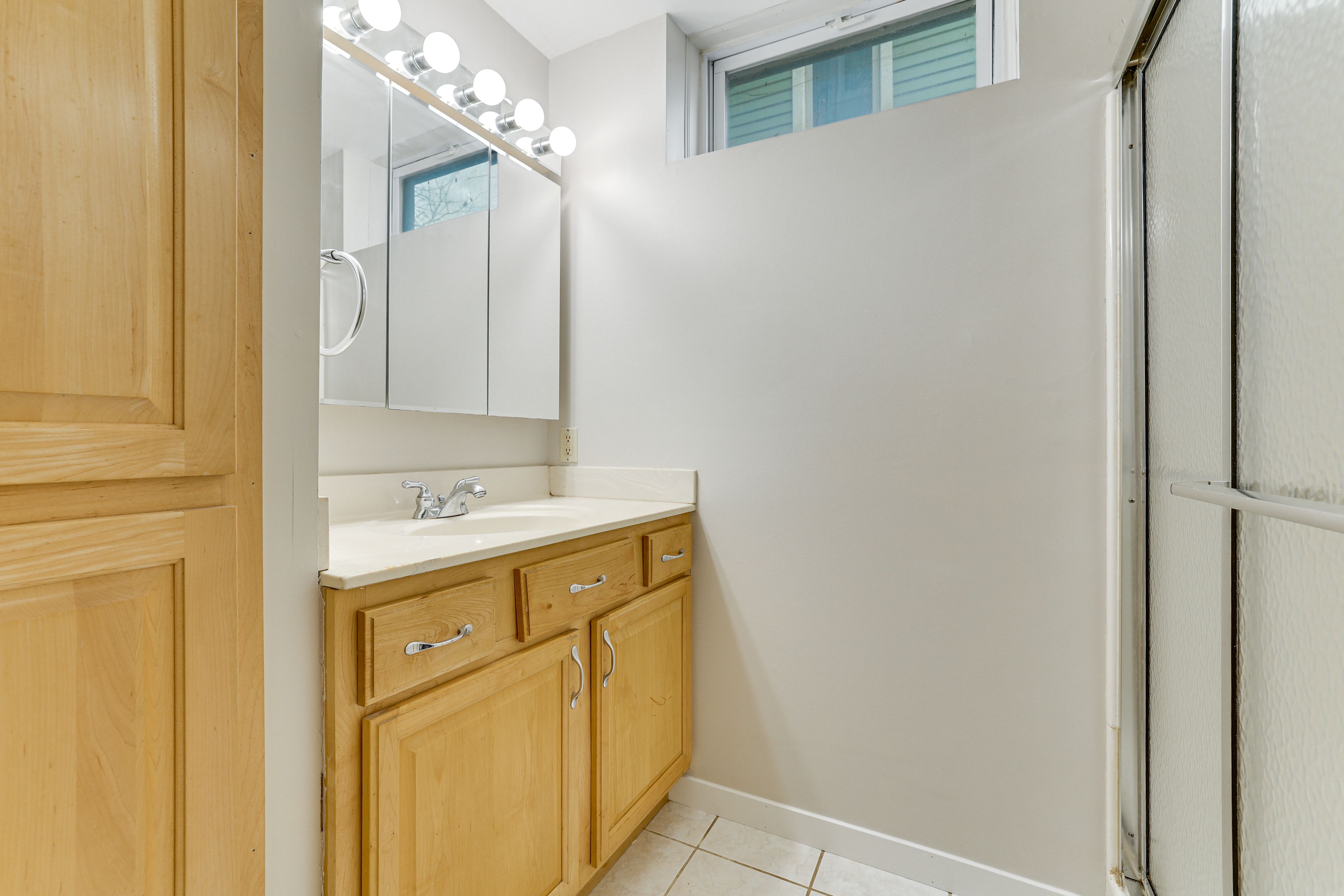 Full Bathroom | Basement