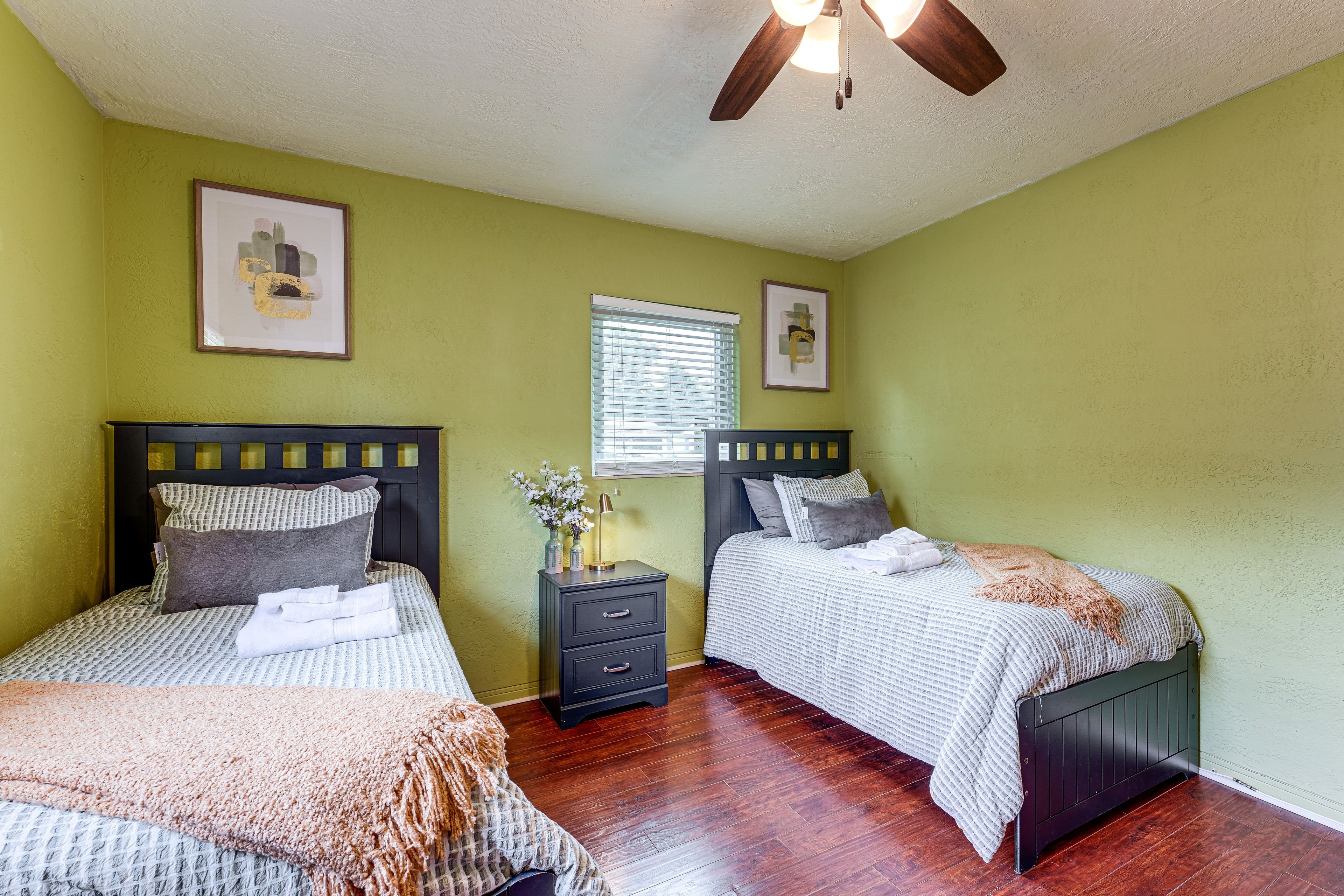 Bedroom 1 | 2 Twin Beds | Flat-Screen TV