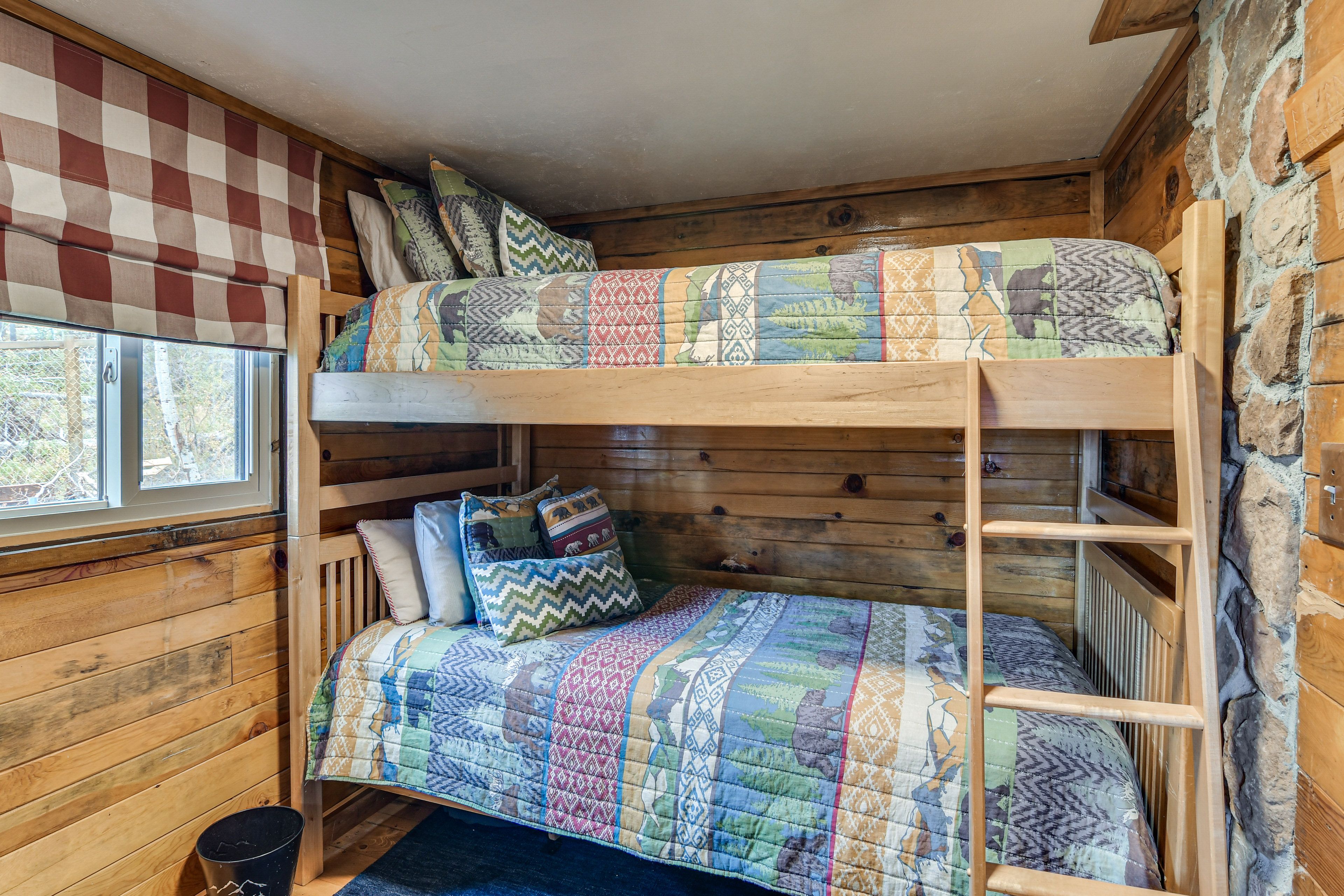 Bedroom | Twin Bunk Bed | 1st Floor