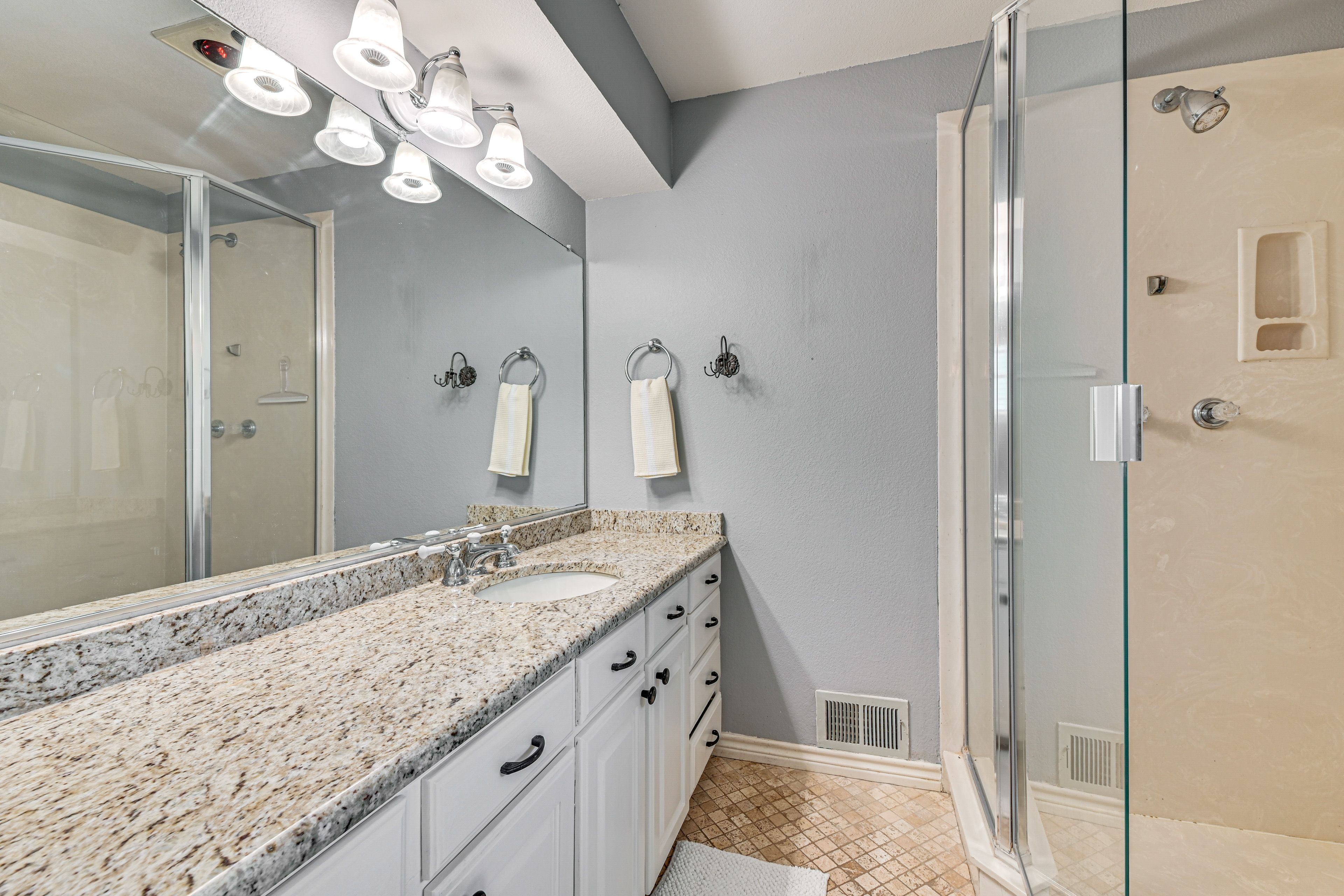 Full Bathroom