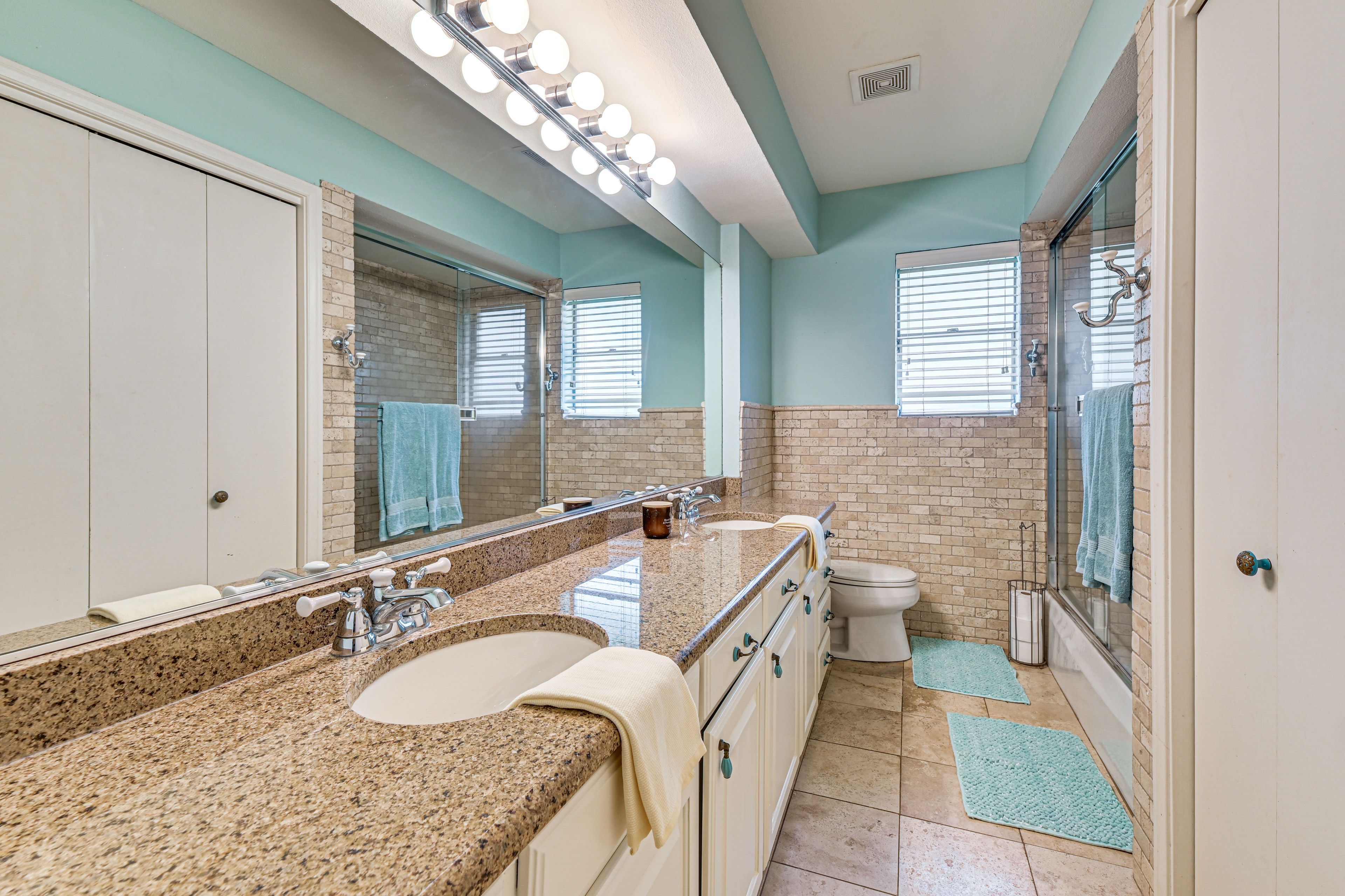 Full Bathroom