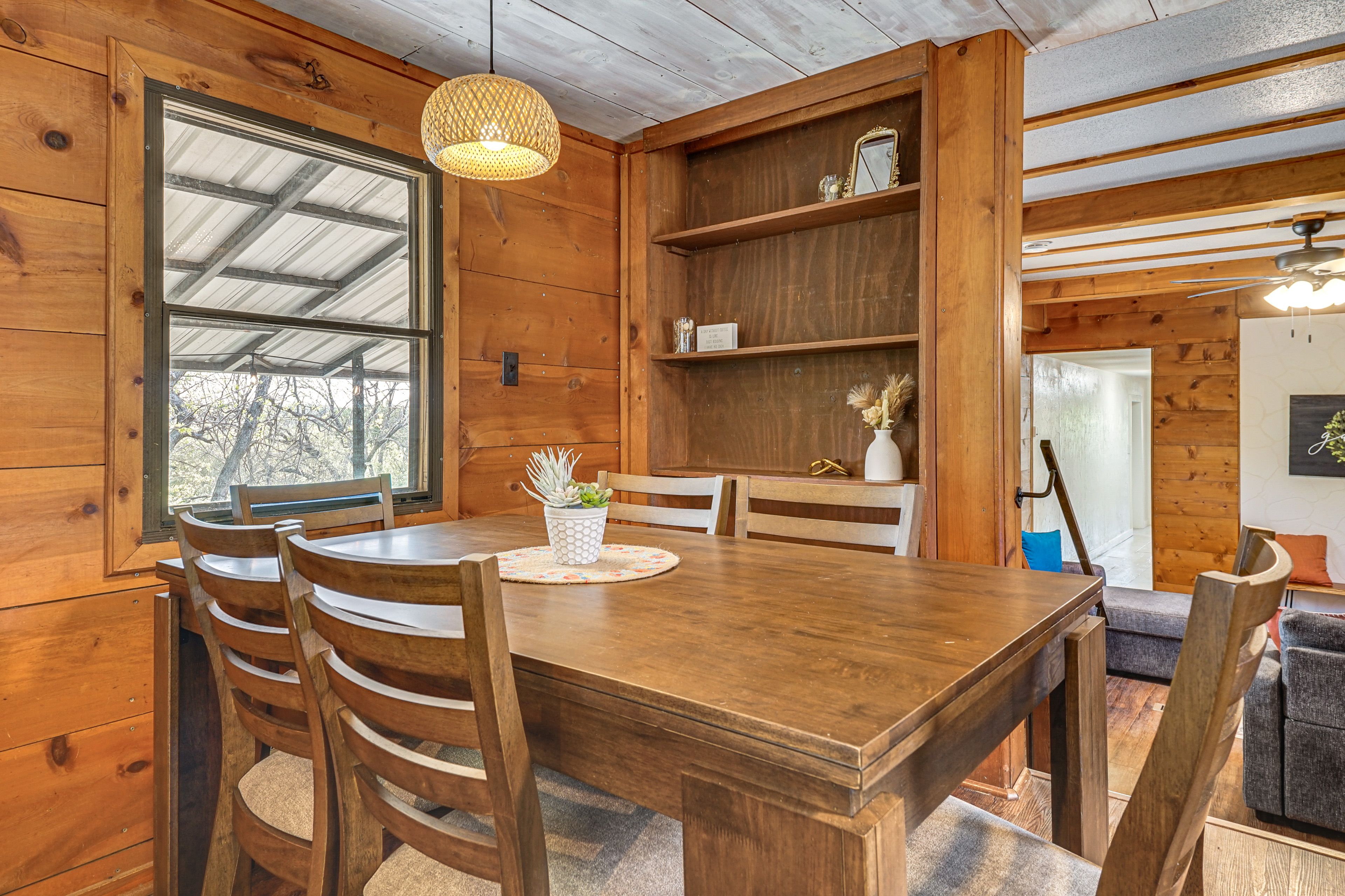 Dining Area | Dishware & Flatware