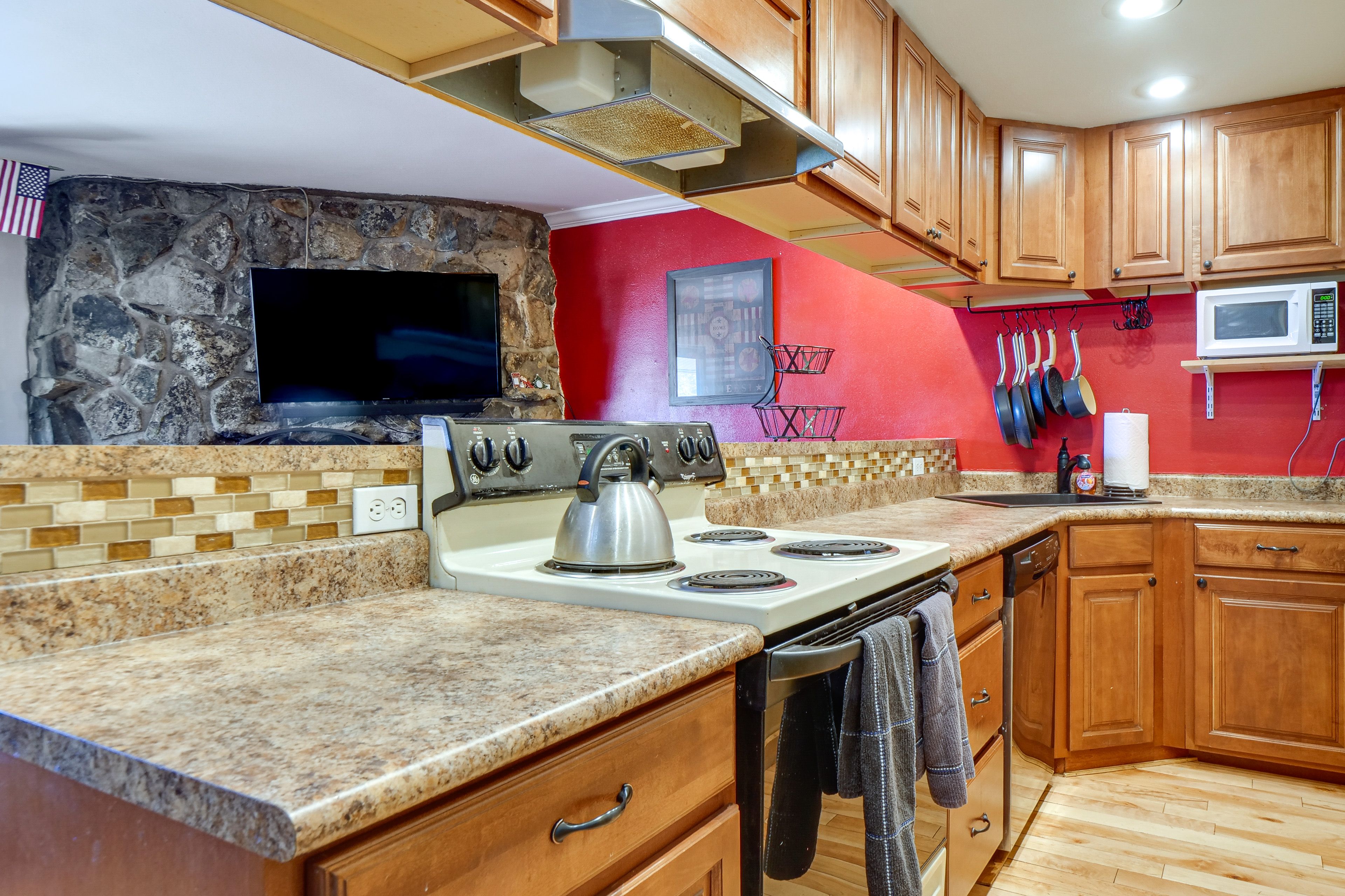 Kitchen | Single-Story Condo on 3rd Floor
