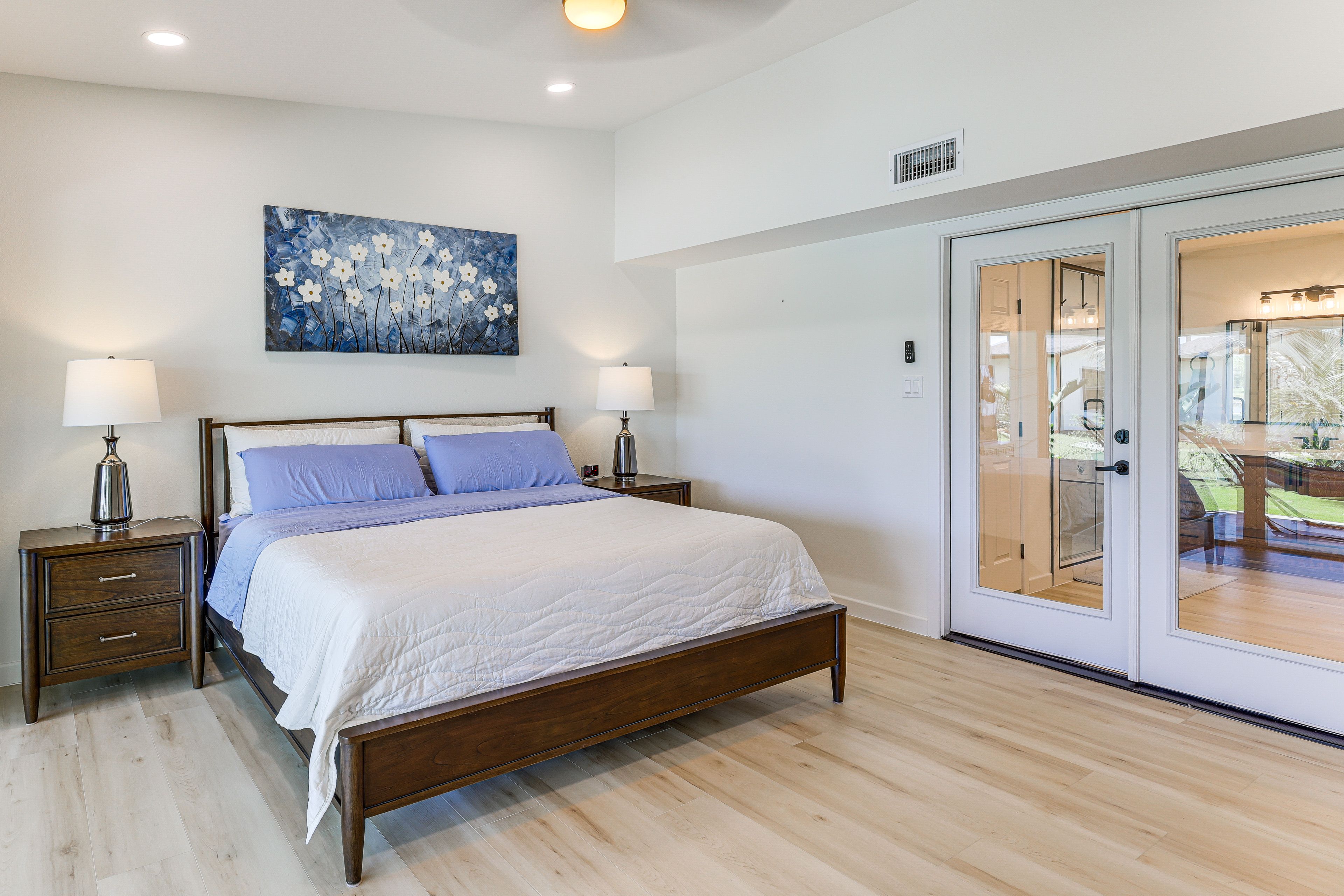 Bedroom 1 | King Bed | 1st Floor