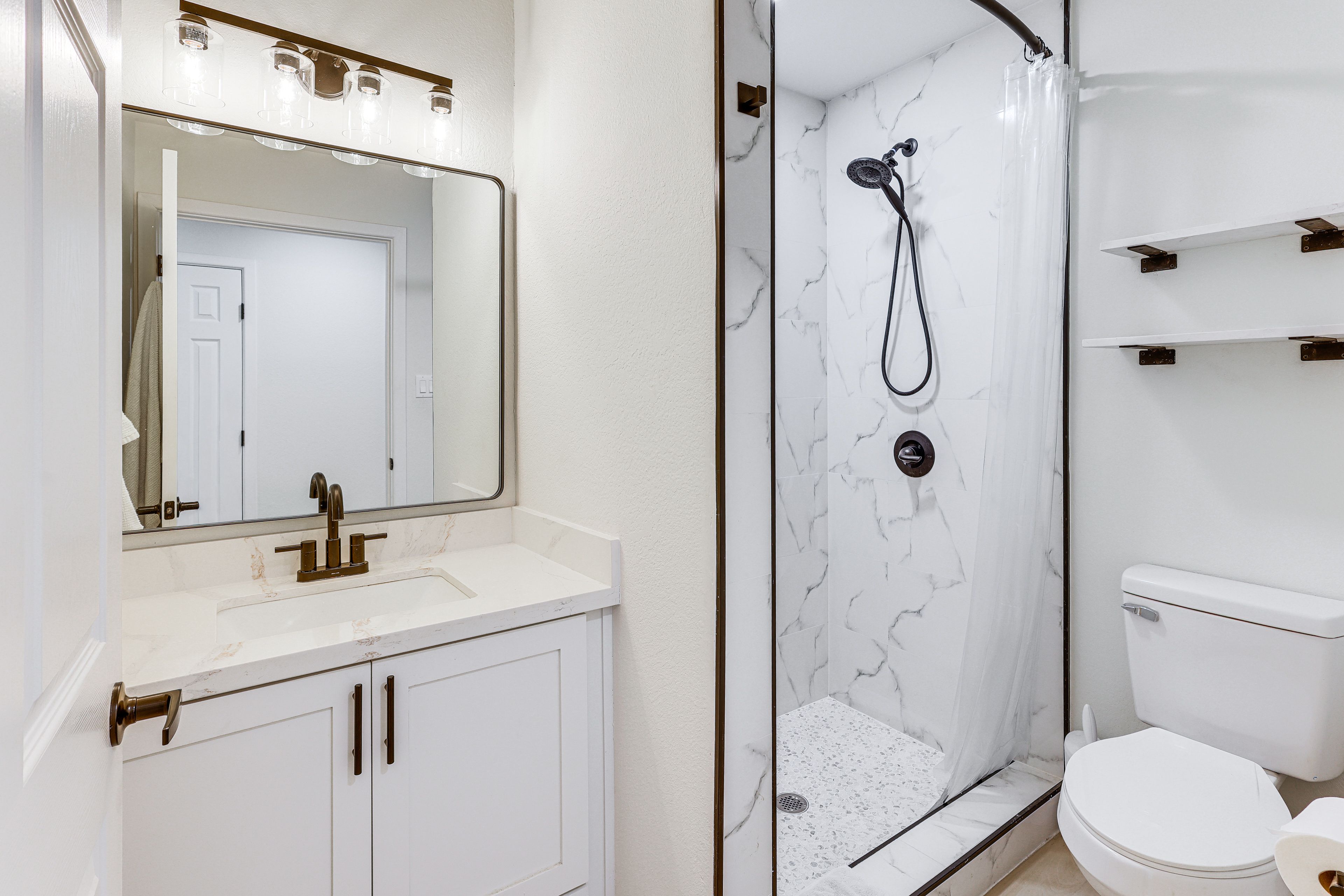 Full Bathroom | 1st Floor