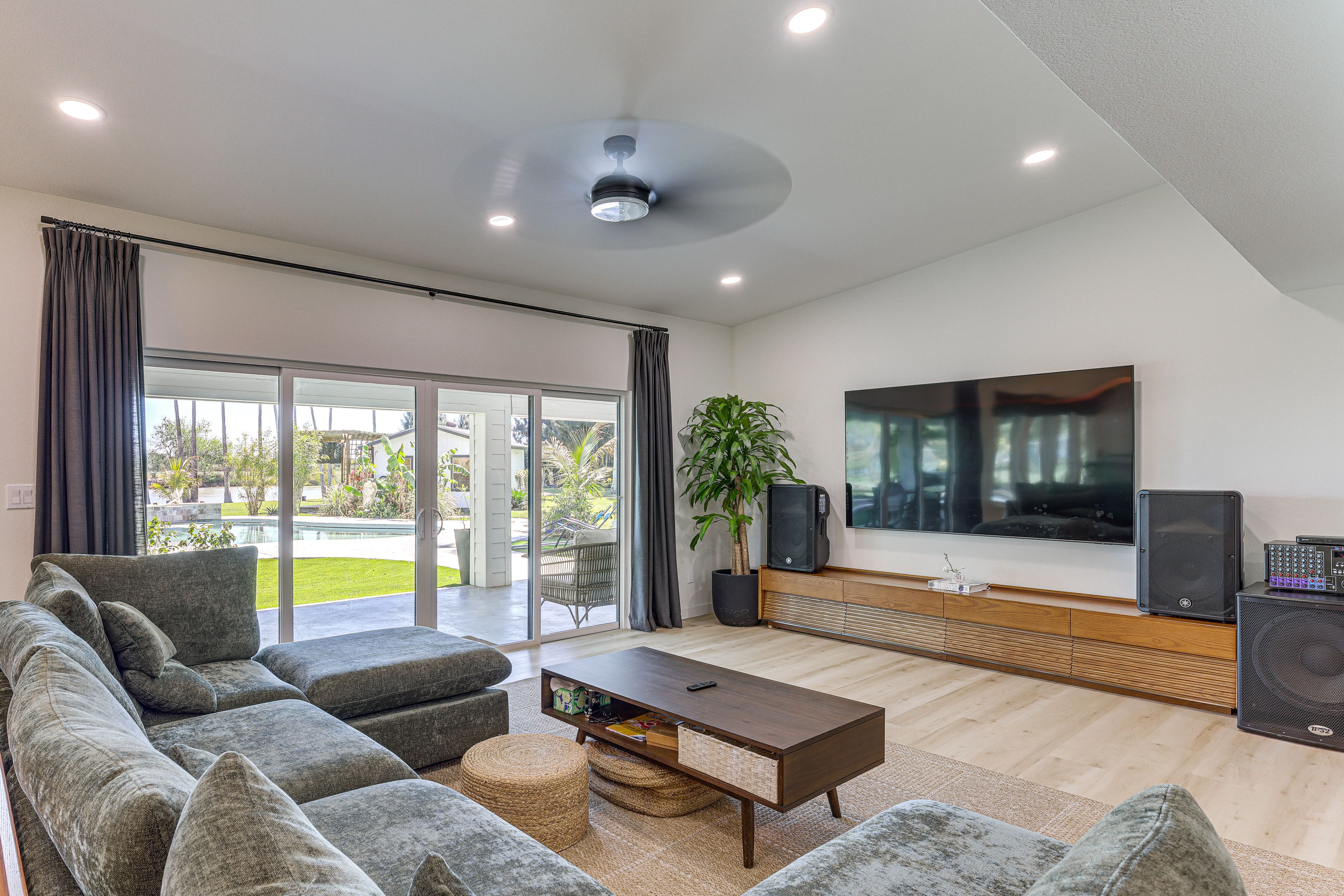 Family Room | 3 Queen Sleeper Sofas | 2 Twin Beds | 1st Floor