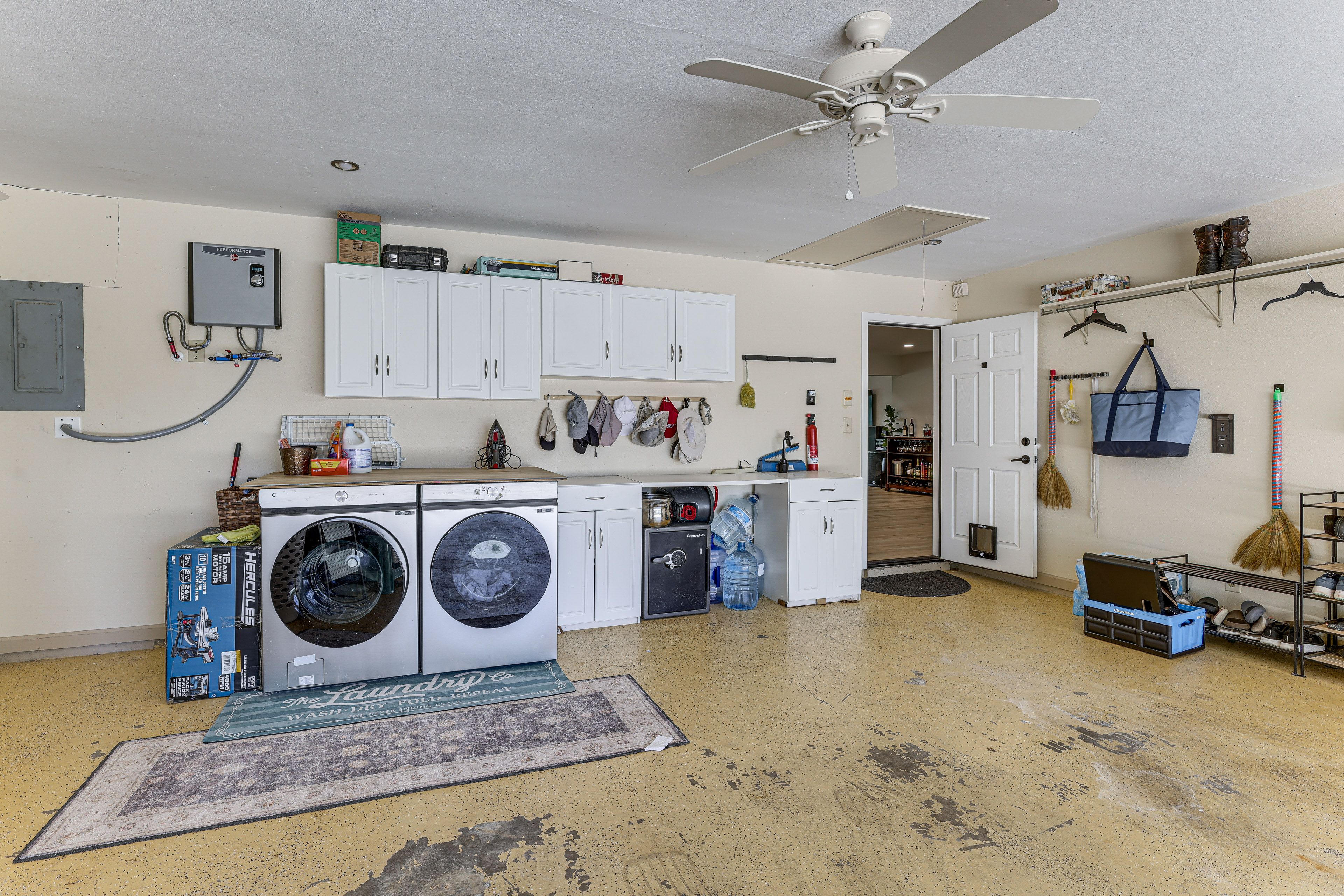 Garage | Laundry Area