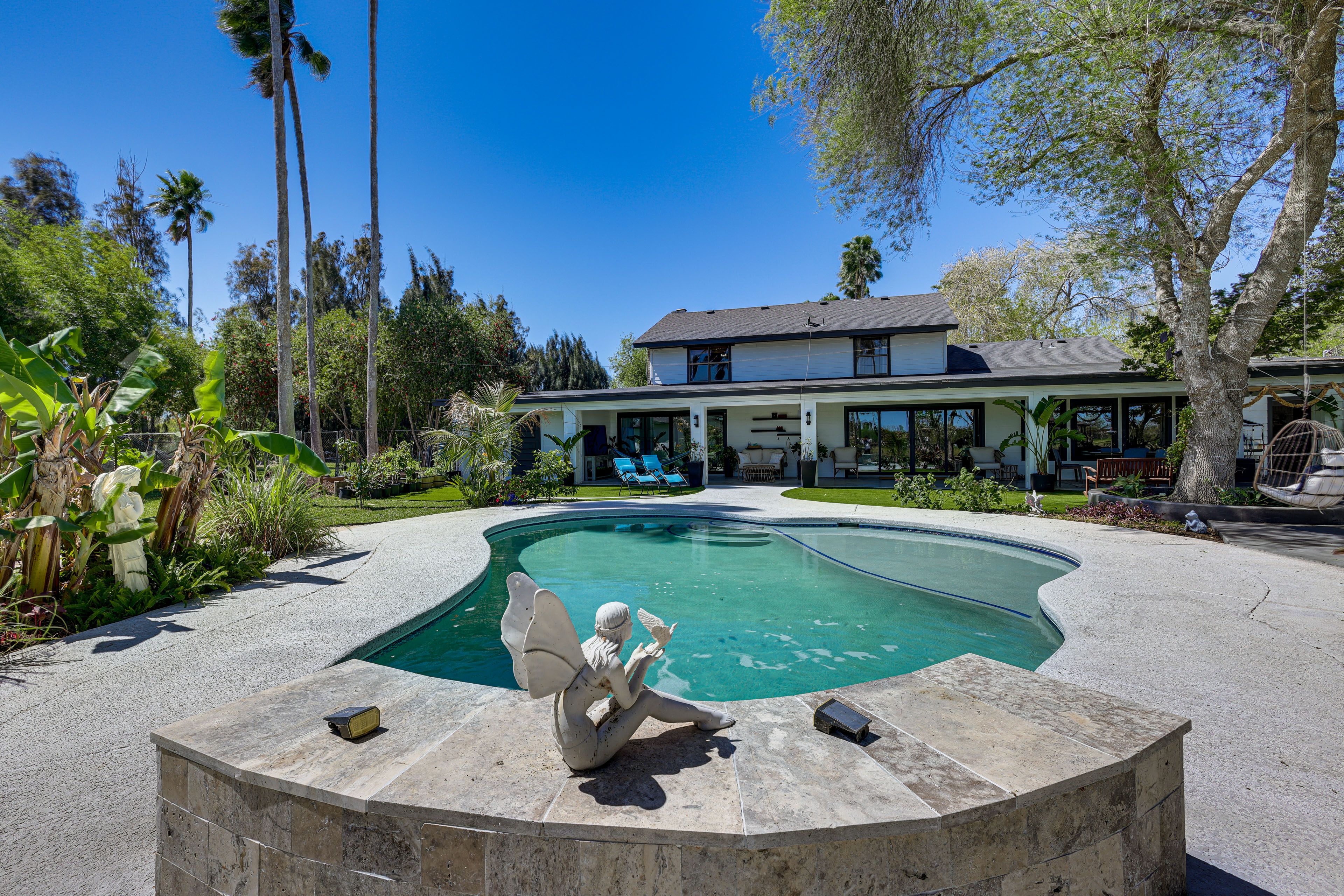 Los Fresnos Vacation Rental | 5BR | 4BA | 4,000 Sq Ft