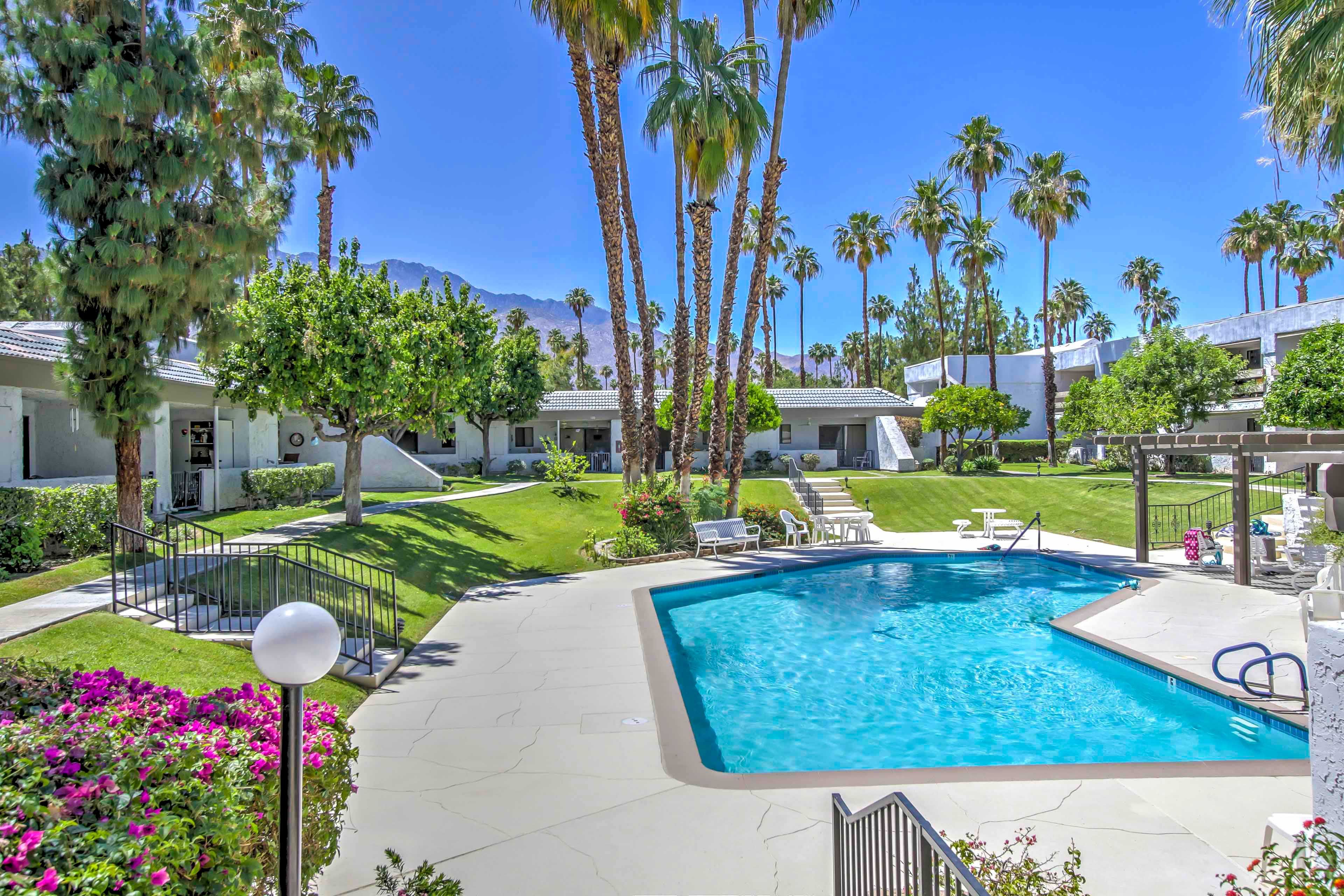 Palm Canyon Villas | Community Amenities