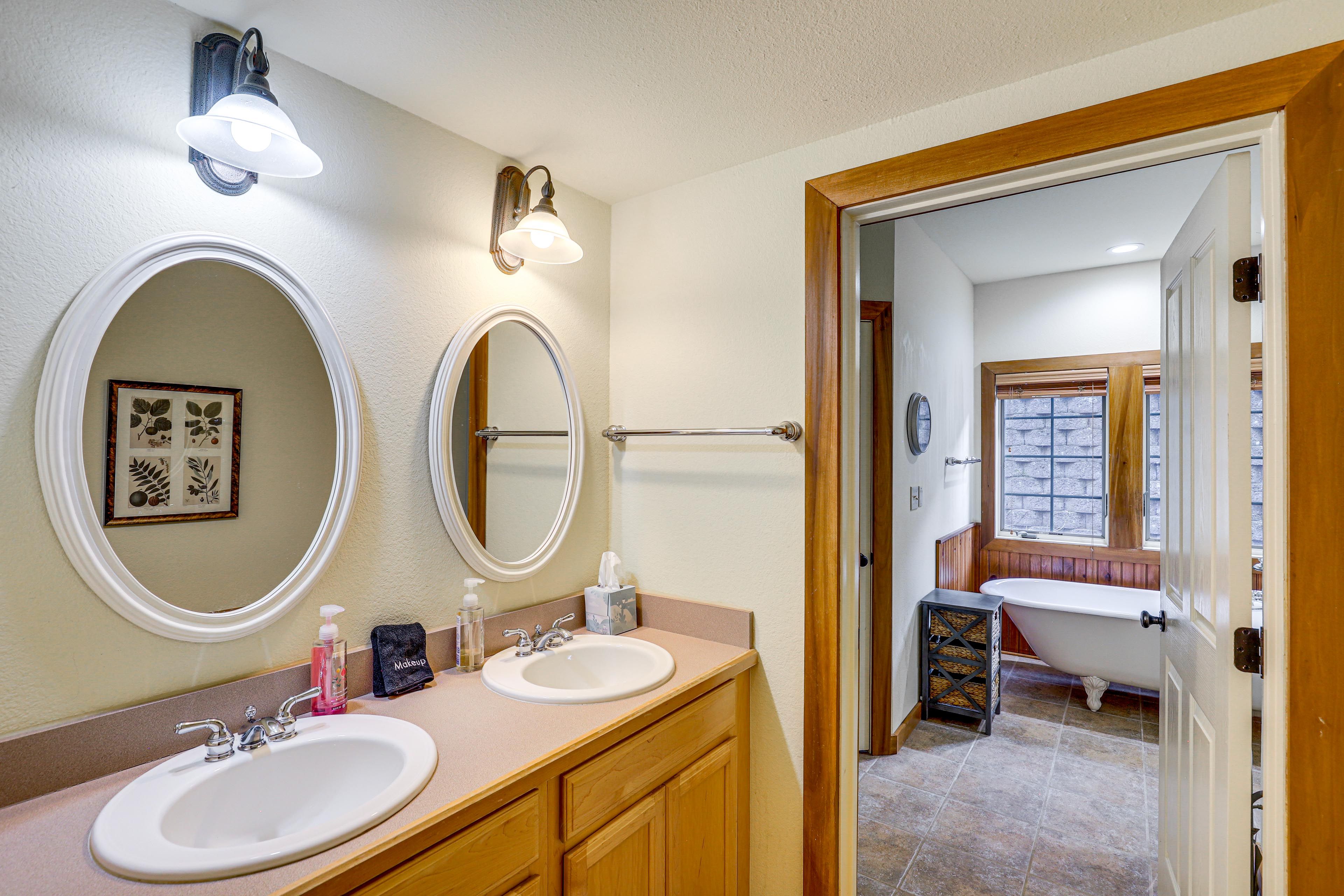 Bathroom | Shower | Bathtub