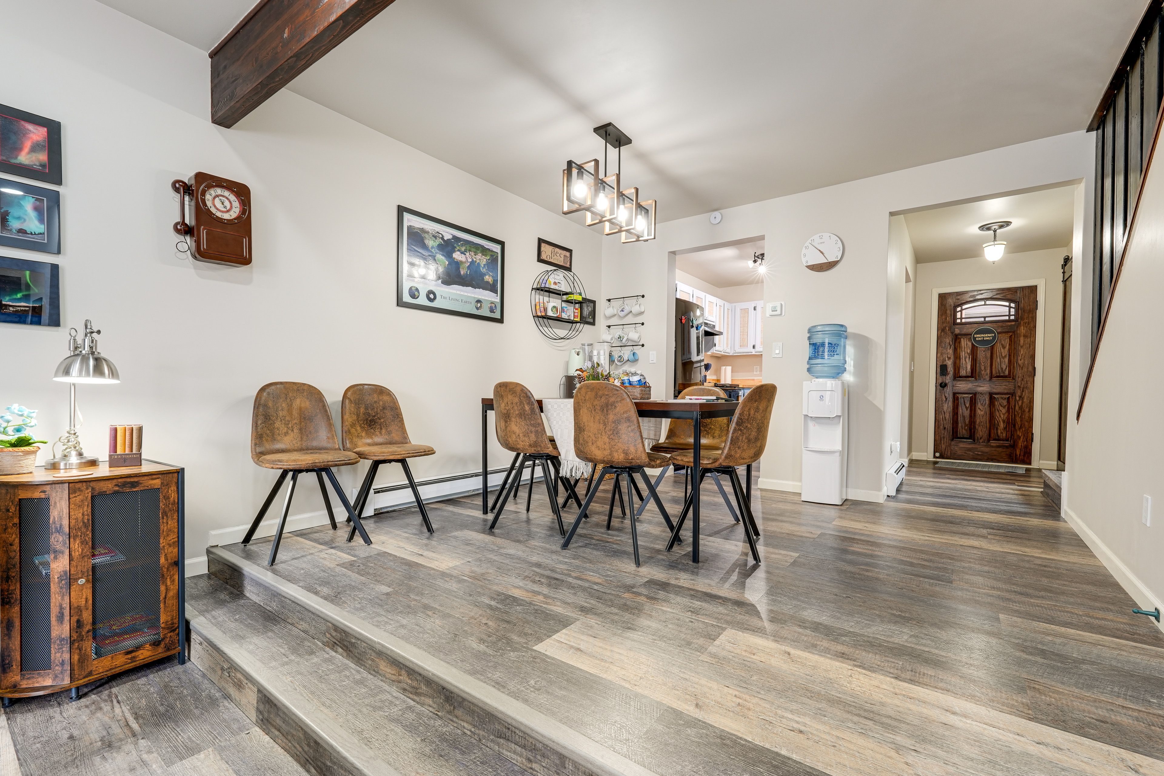 Dining Area | 1st Floor | Dishes & Flatware Provided