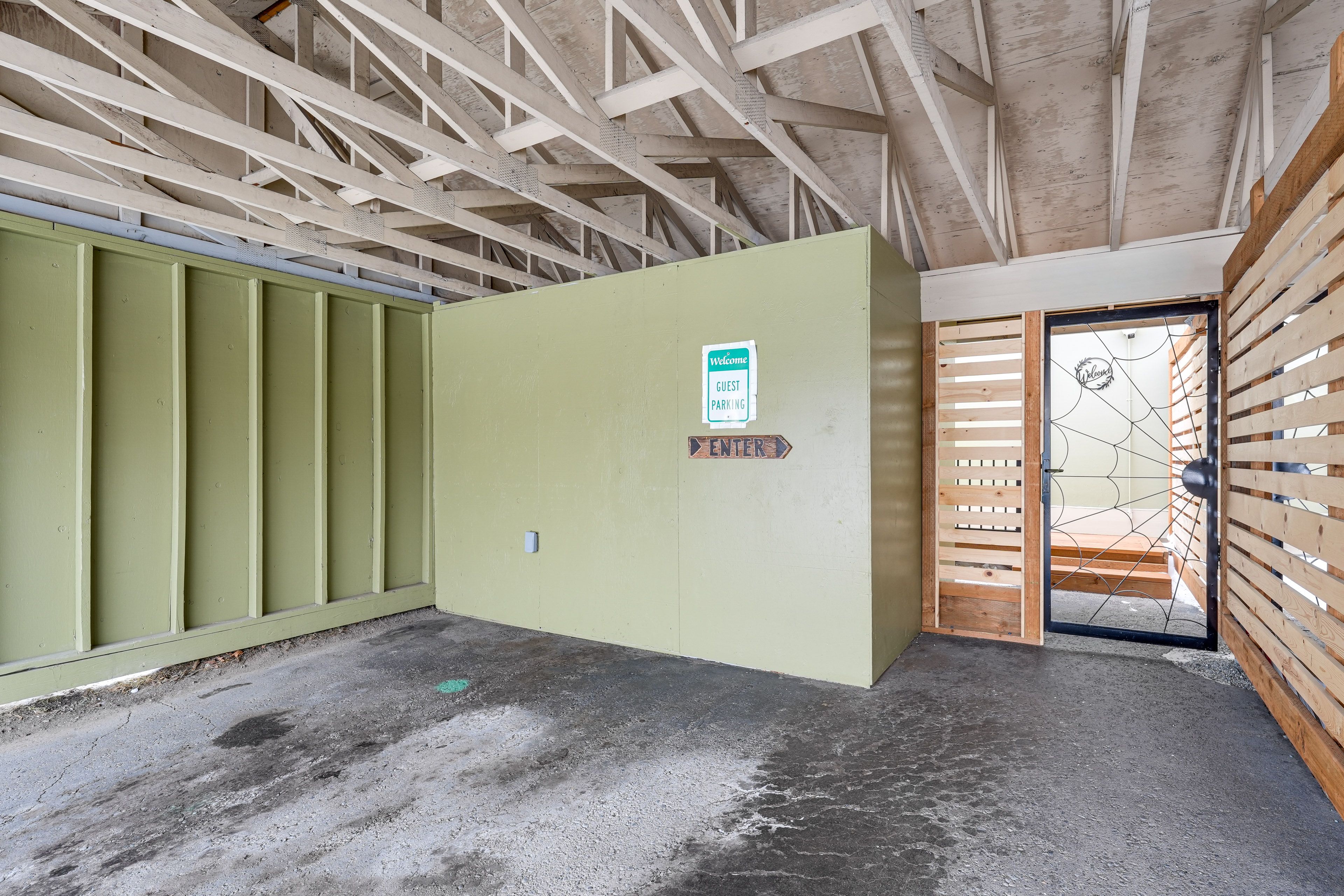 Parking | Carport (1 Vehicle) | Driveway (2 Vehicles)