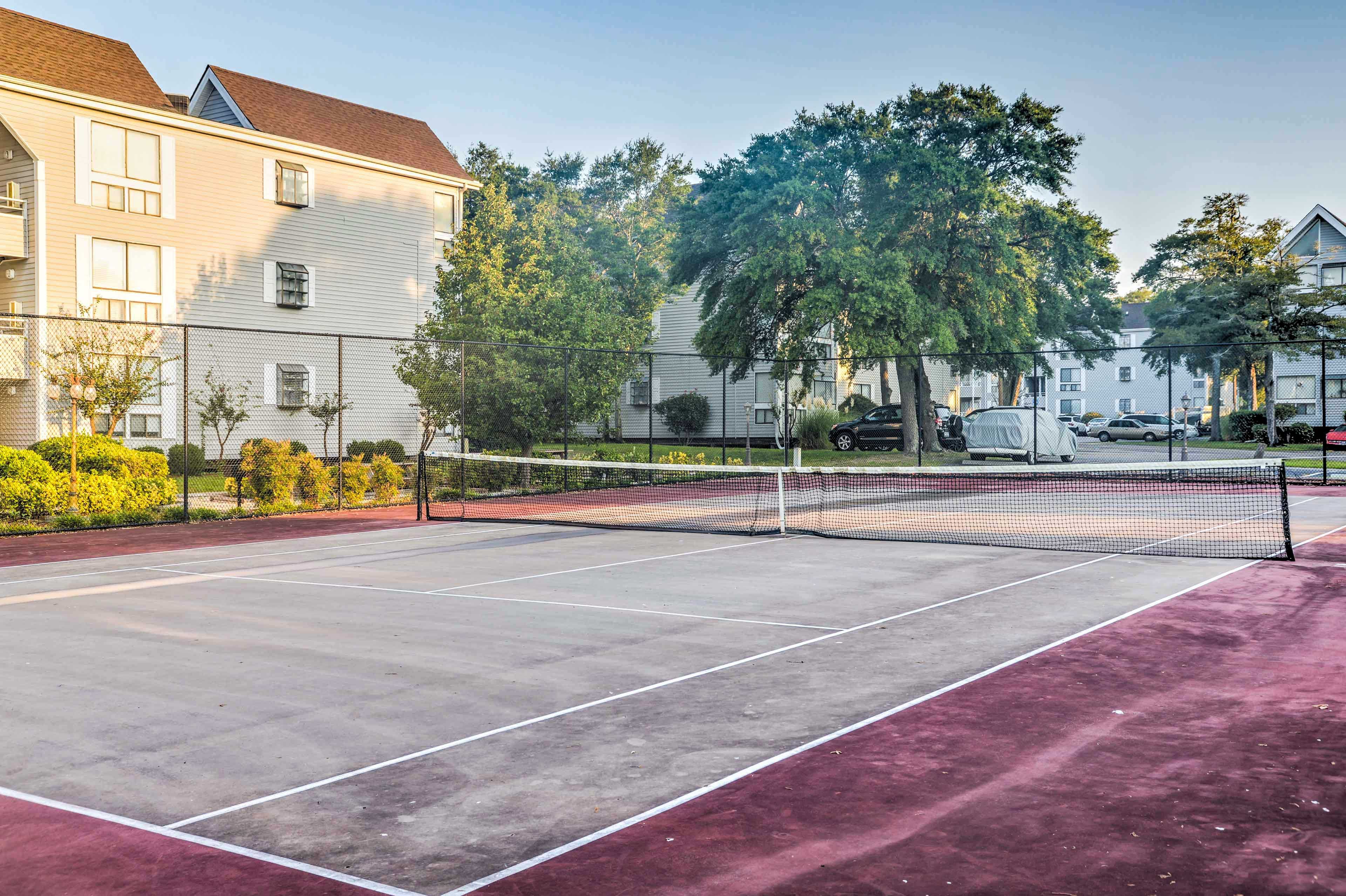 Community Amenities | Pickleball & Tennis Court