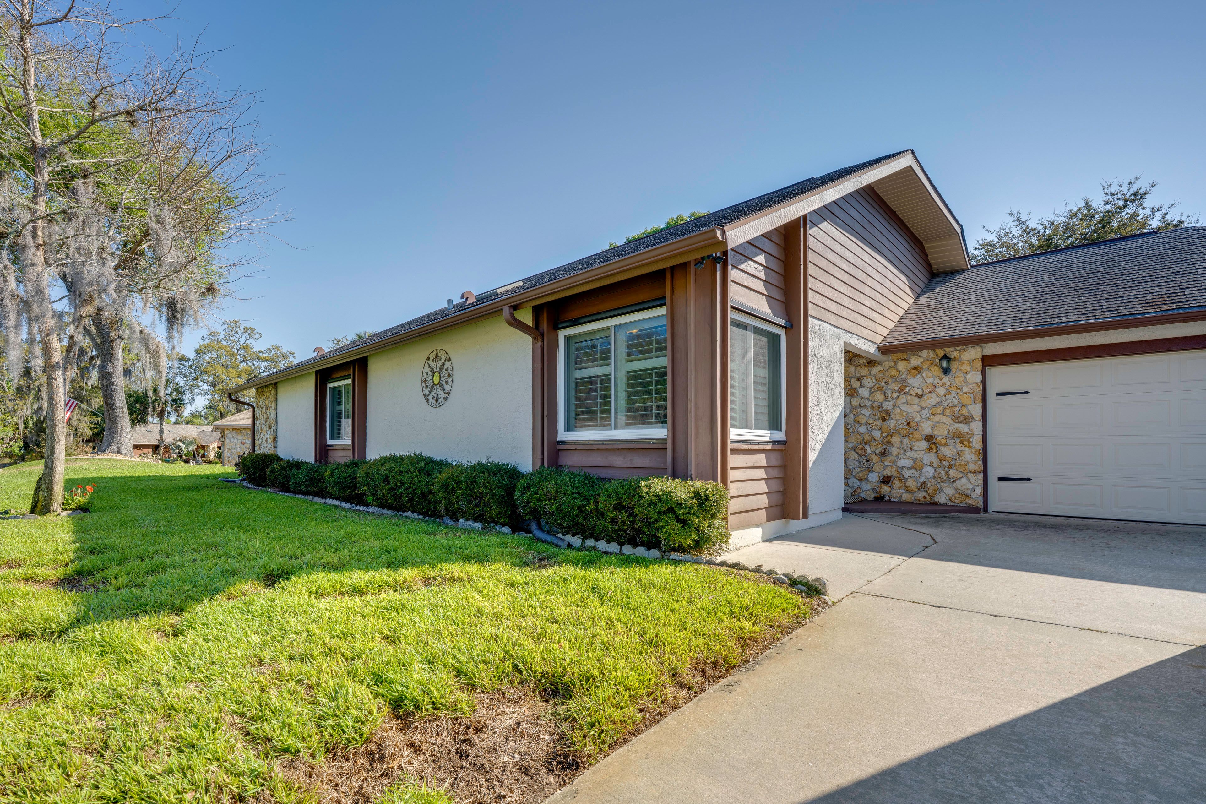 Parking | Garage (2 Vehicles) | Driveway (2 Vehicles)