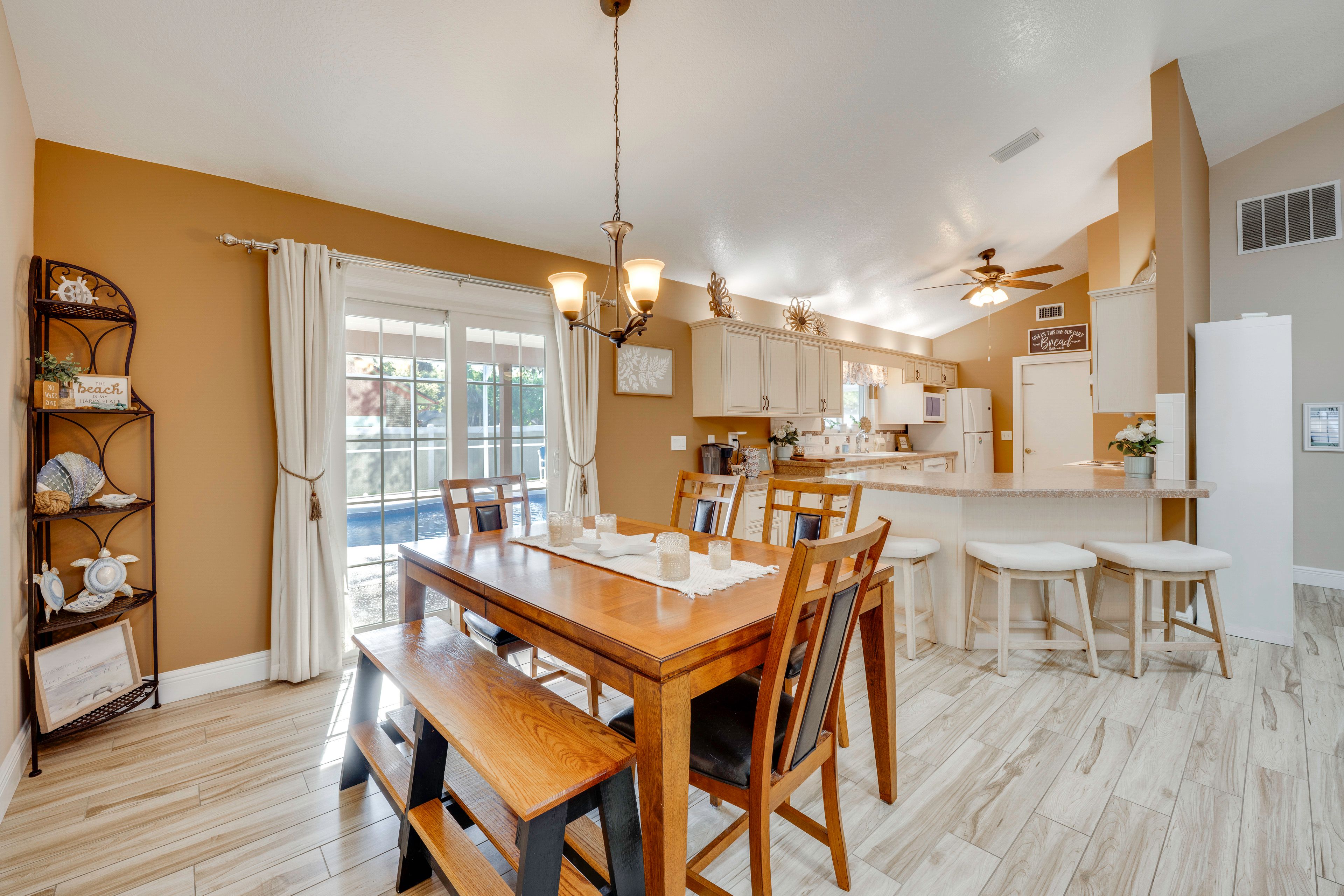 Dining Table | Breakfast Bar | Kitchen