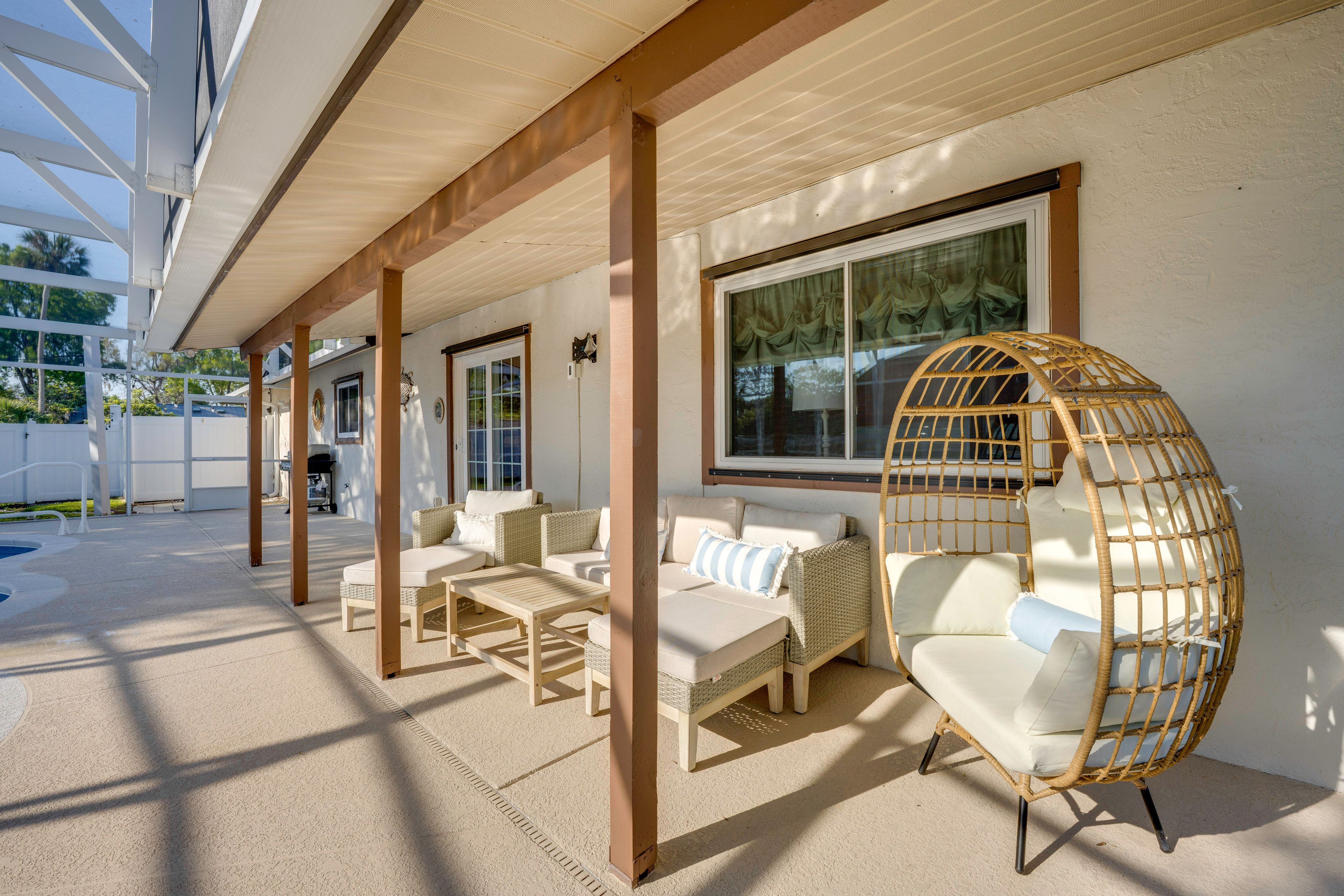 Outdoor Seating | Gas Grill