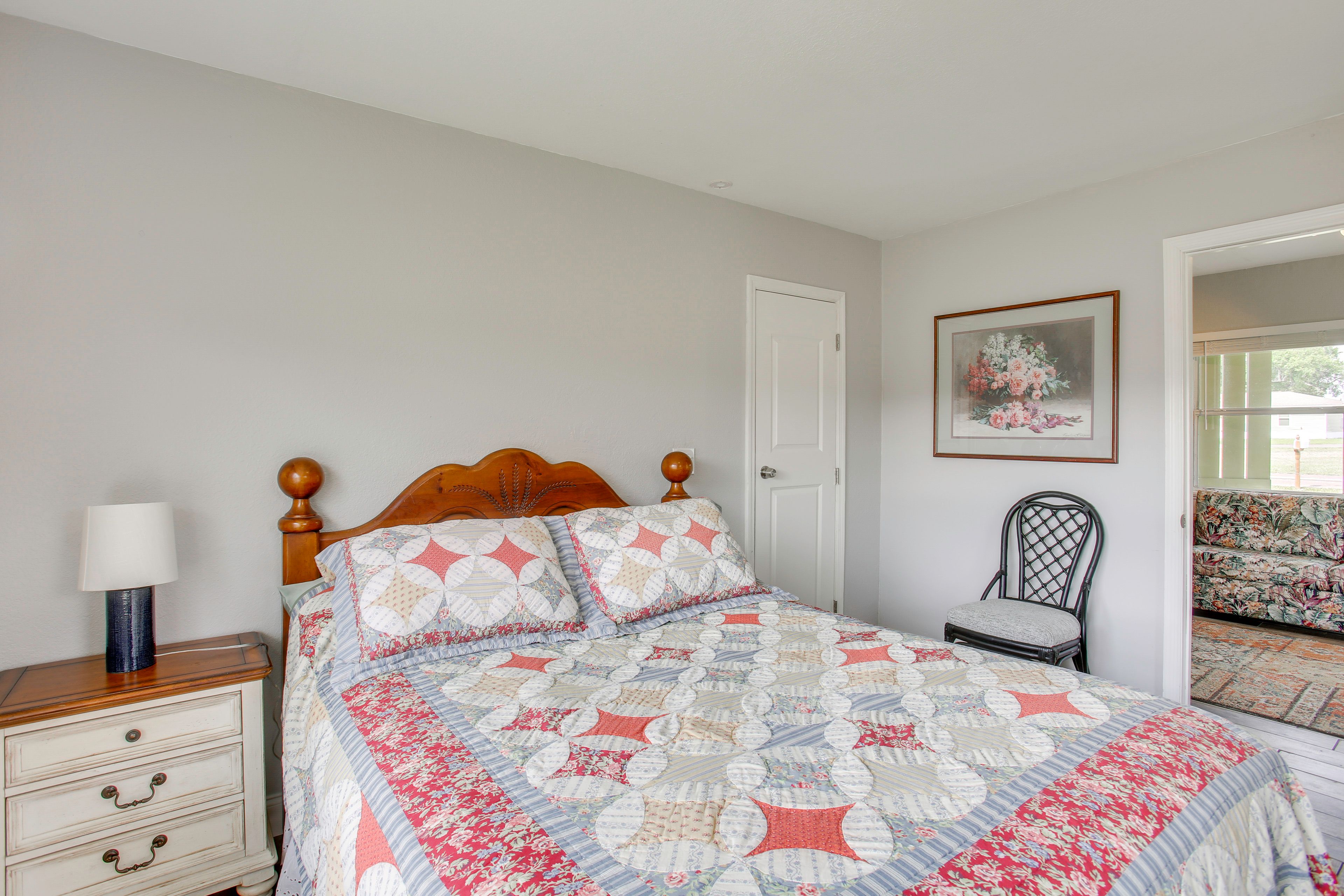 Bedroom 2 | Queen Bed