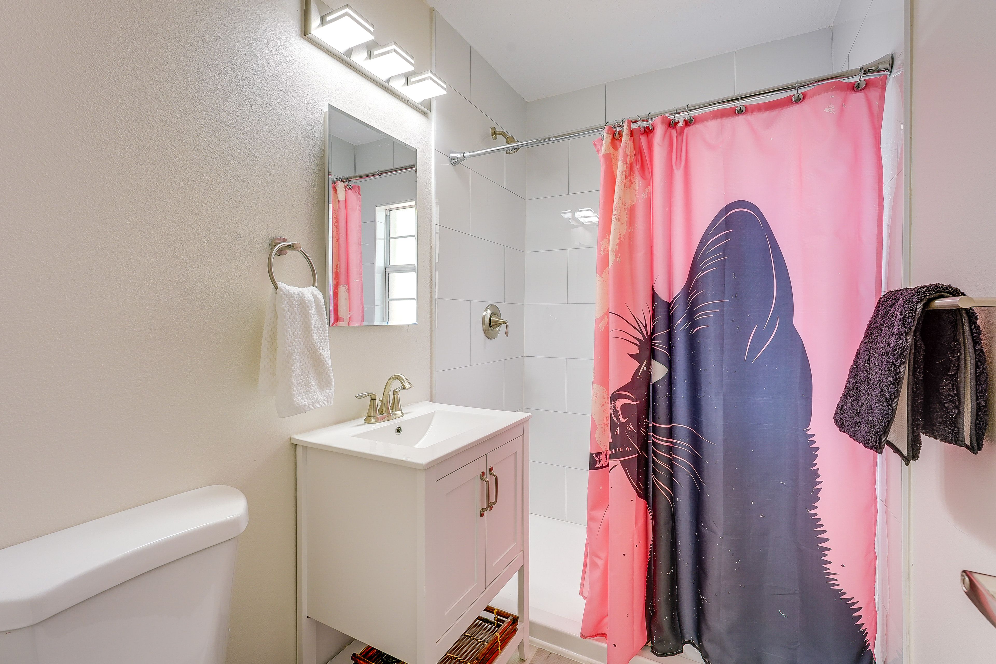 Full Bathroom