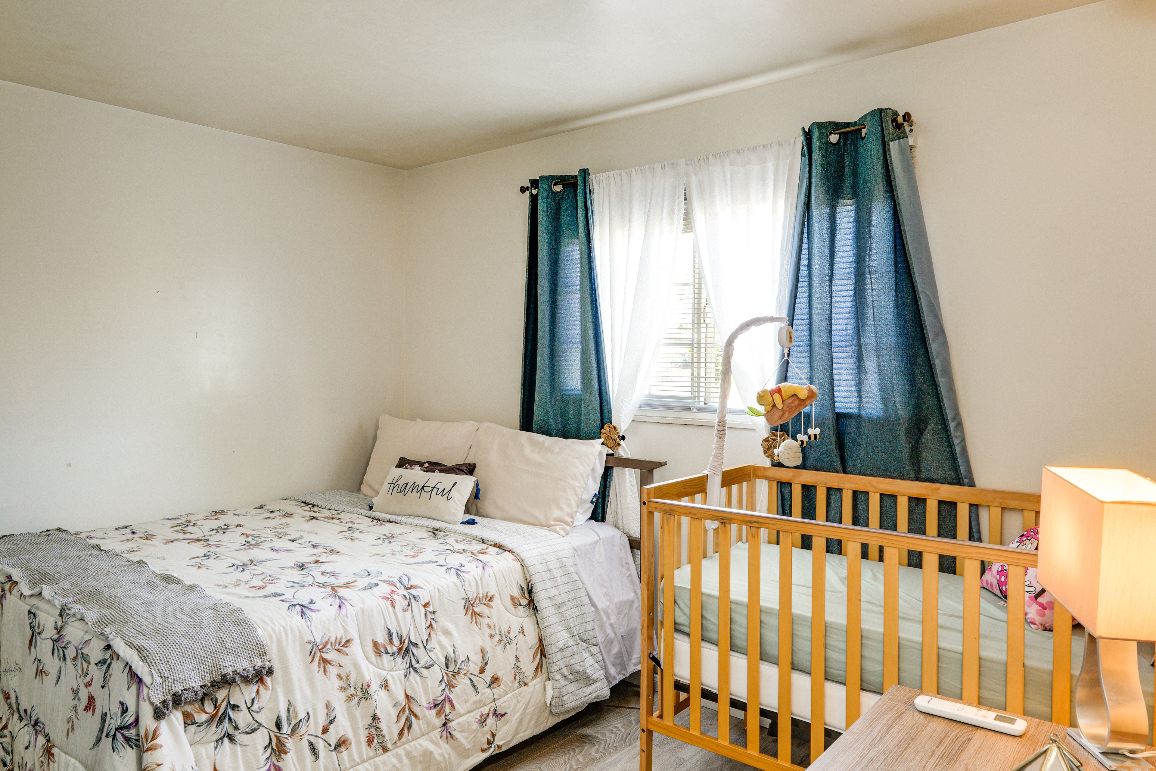 Bedroom 1 | Queen Bed
