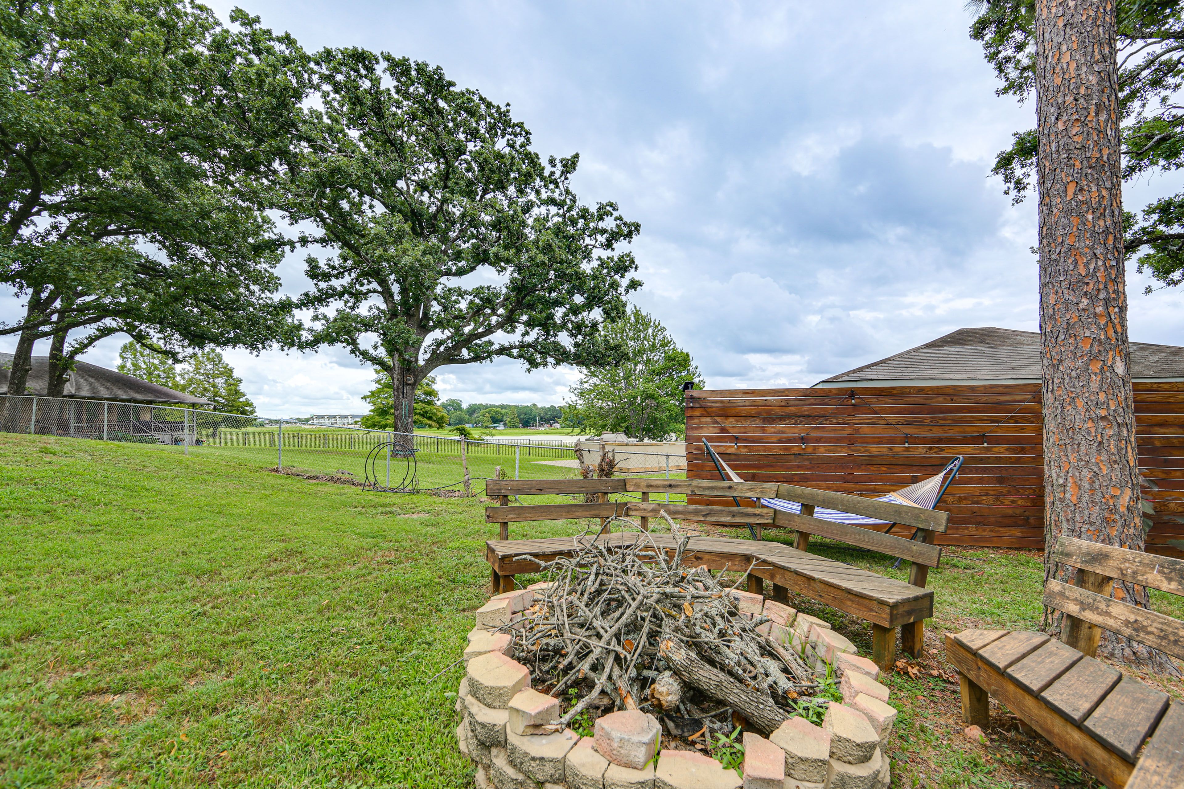 Spacious Yard | Lake Access