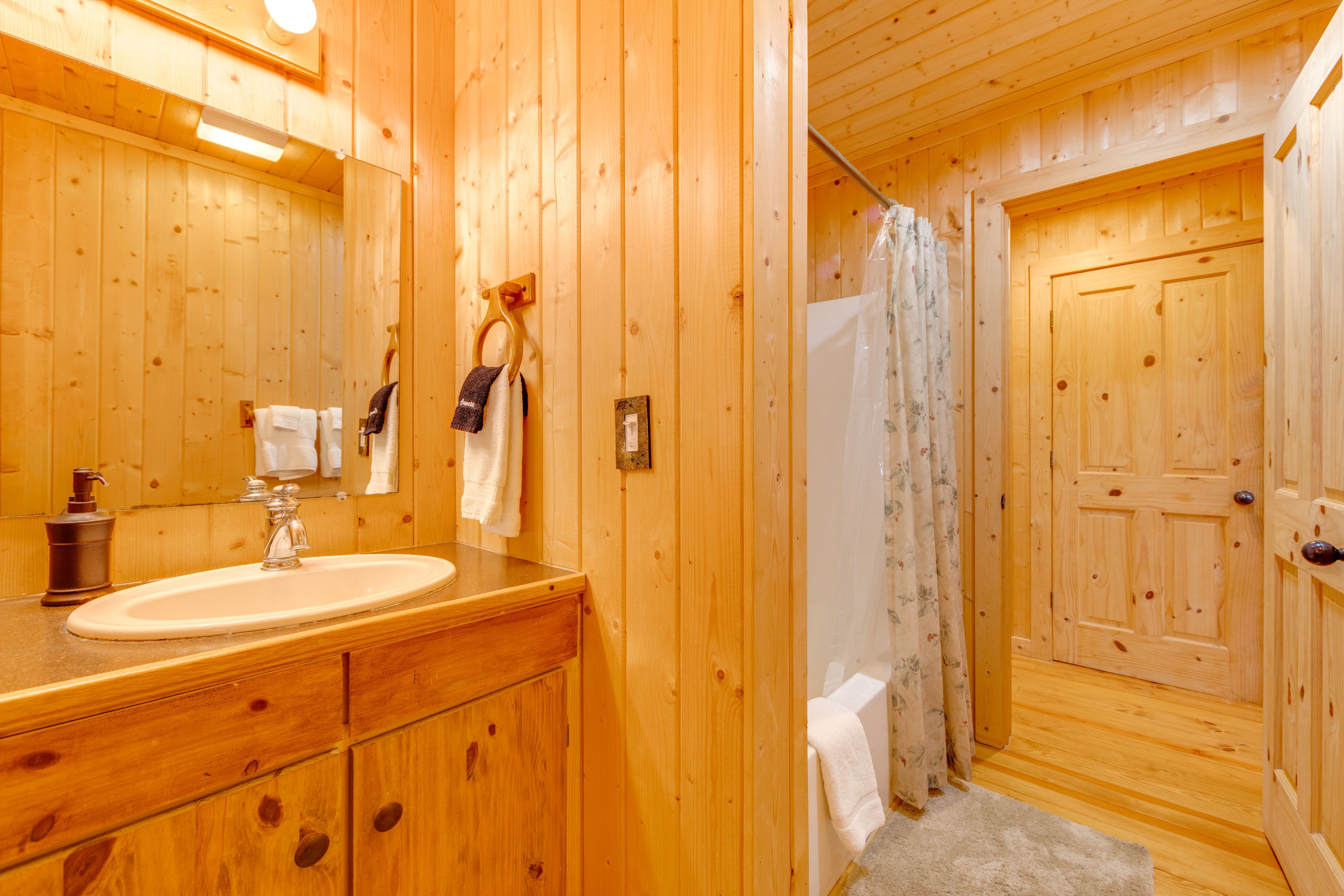 Bathroom | 1st Floor