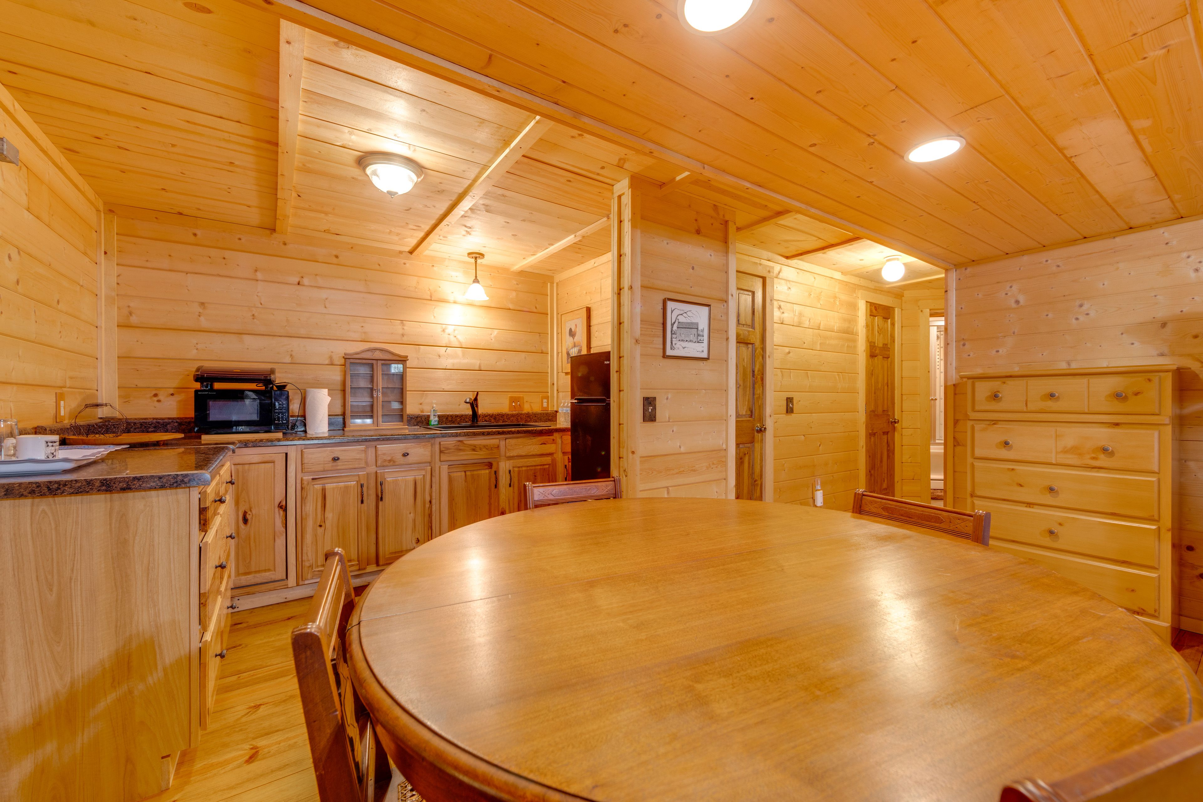 Dining Area & Kitchenette | Lower Level