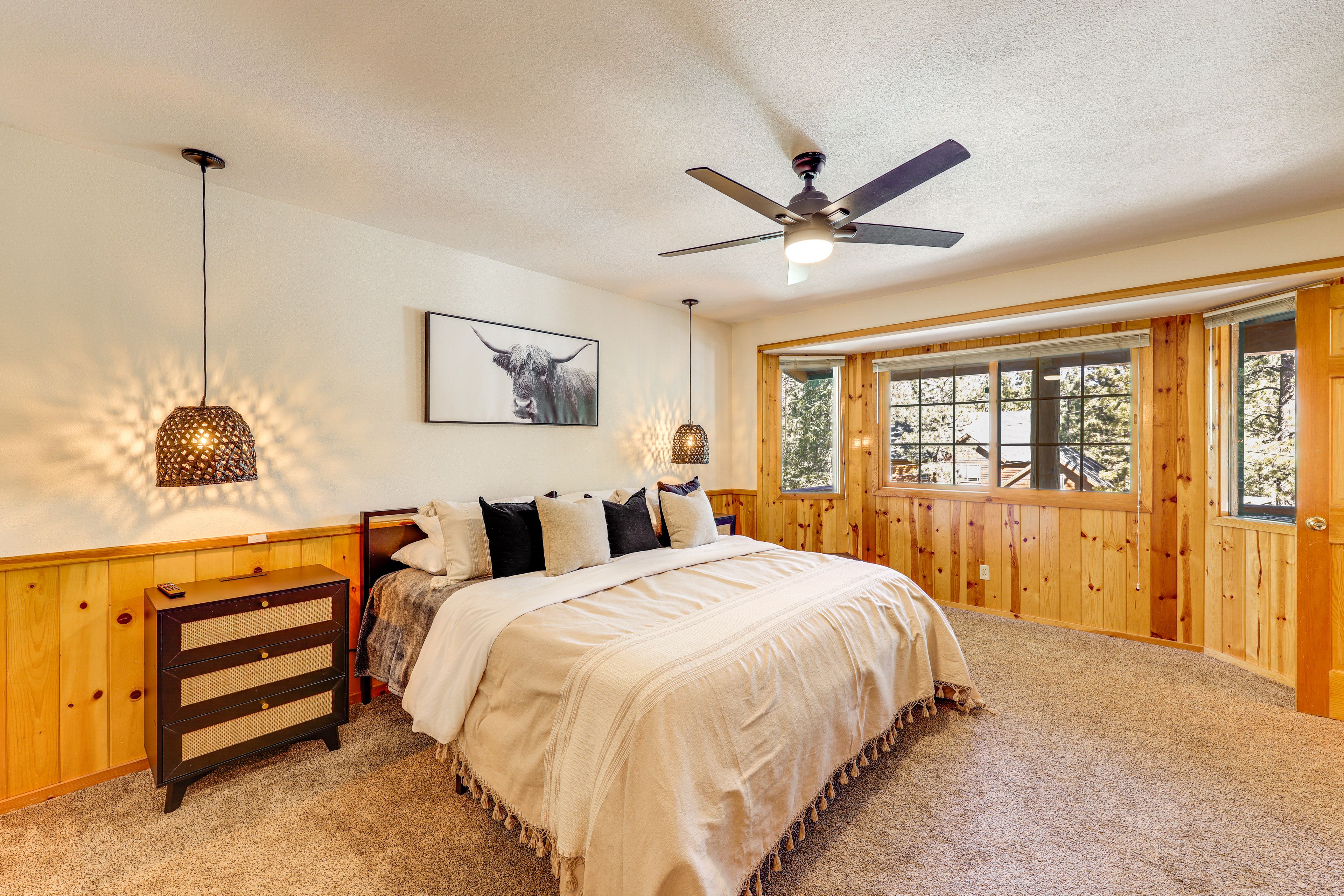 Bedroom 1 | King Bed | Smart TV | 2nd Floor